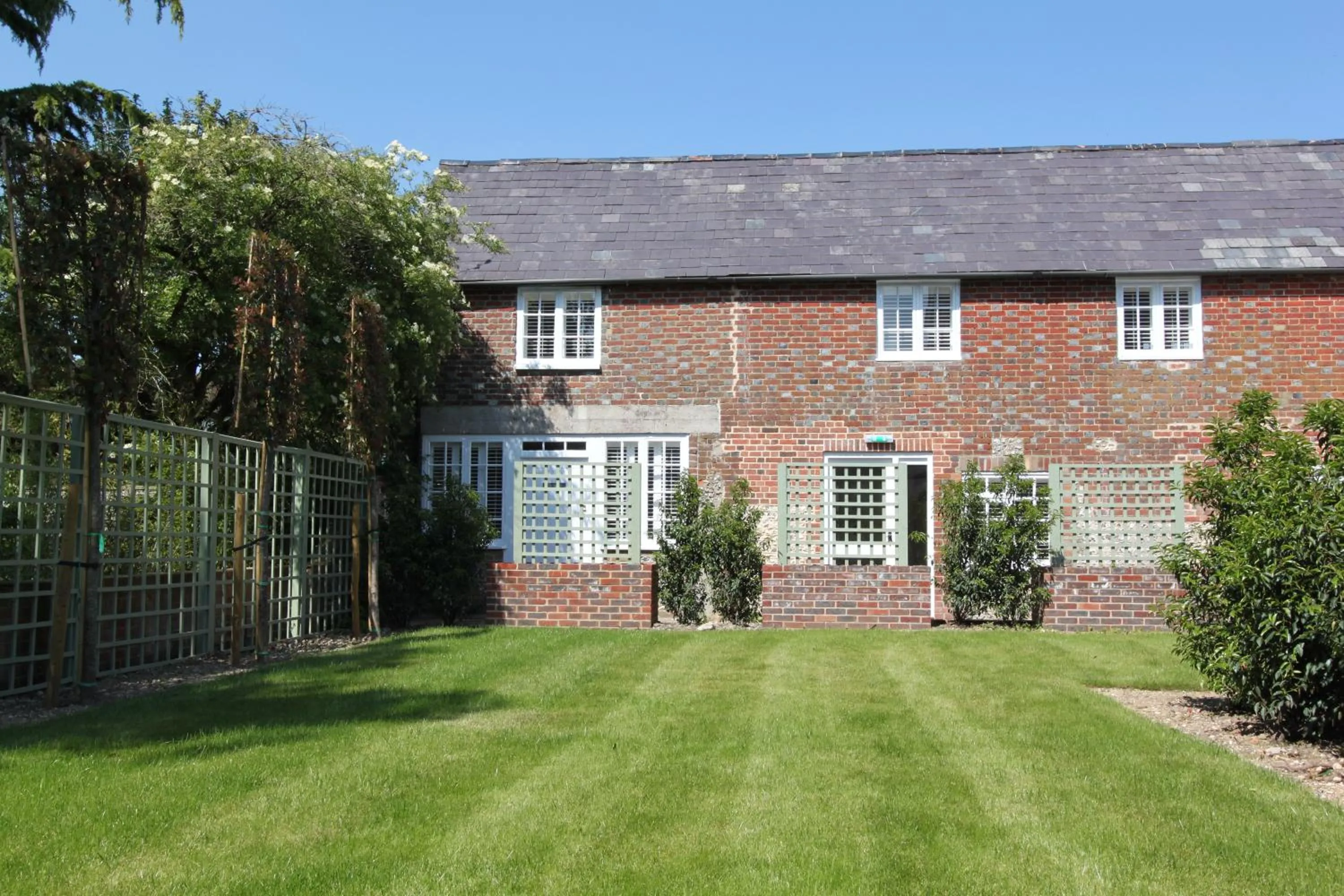 Property building in Woodstock Suites