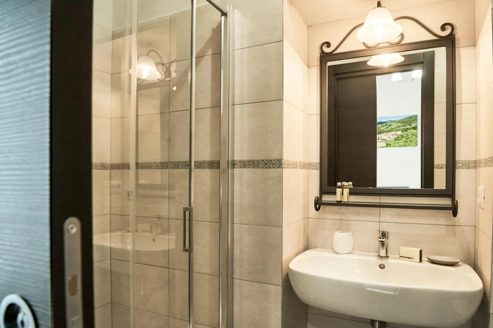 Shower in Castellinuzza