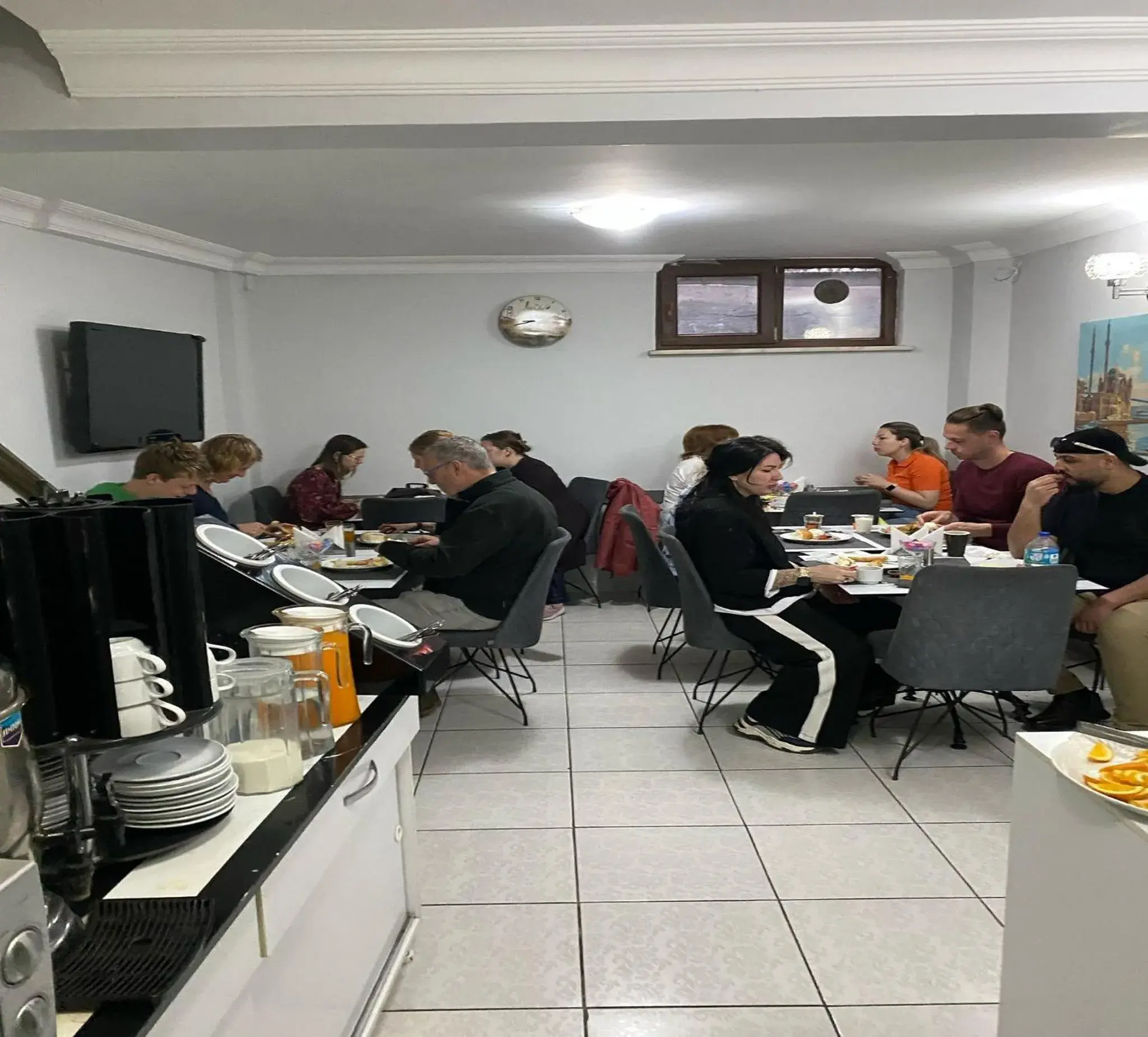 Restaurant/places to eat in Unique Suite Hotel Restaurant/places to eat in Unique Suite Hotel