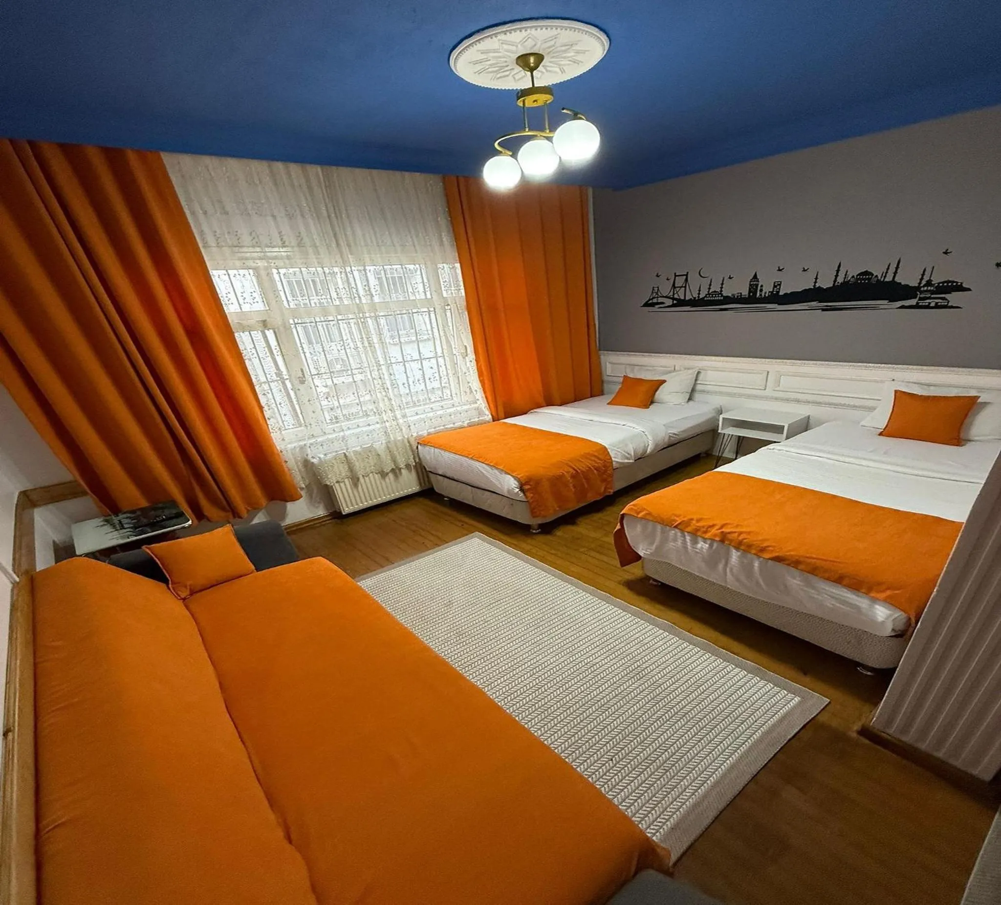 Photo of the whole room, Bed in Unique Suite Hotel