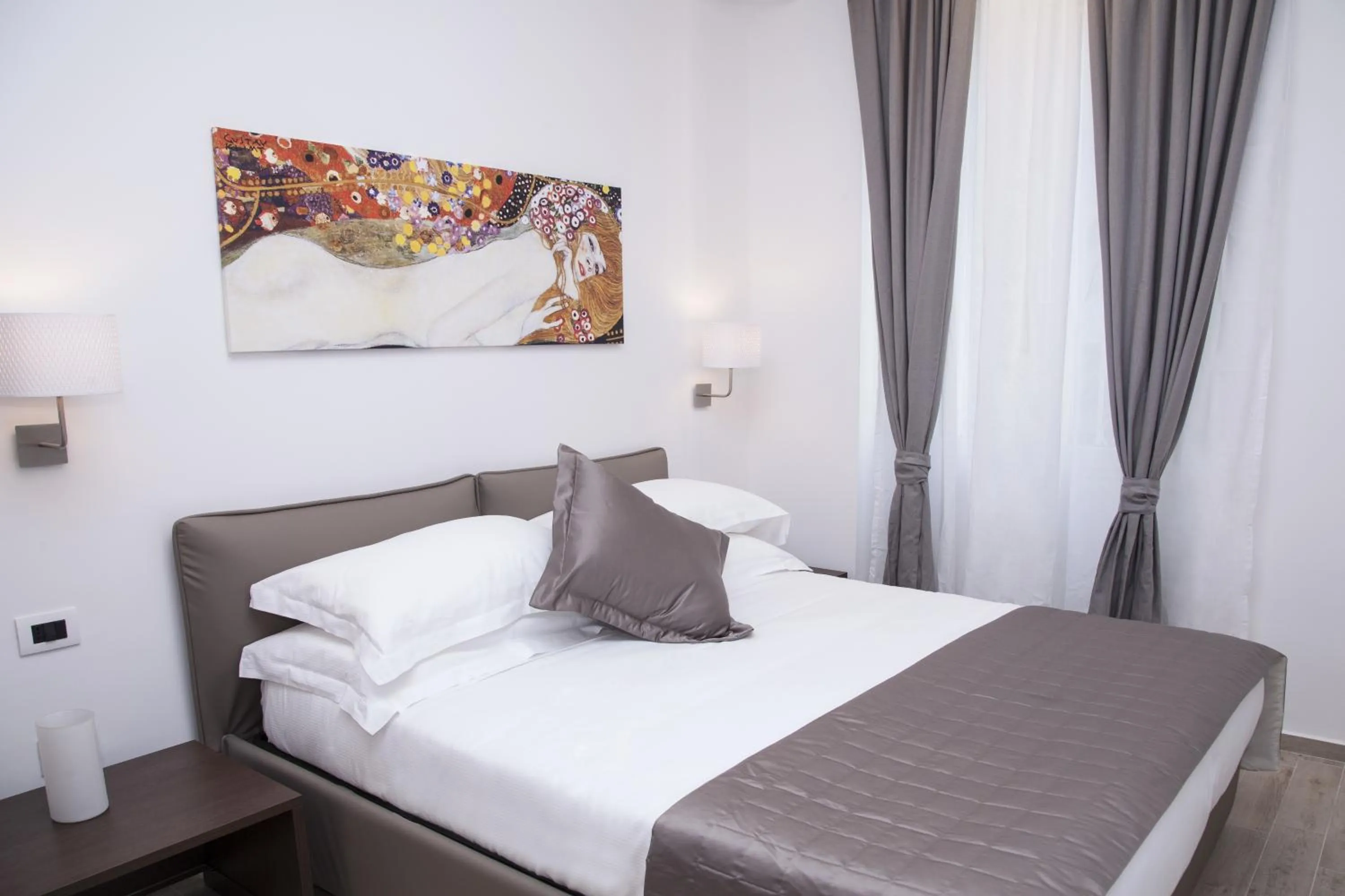 Photo of the whole room, Bed in Maison Maneli