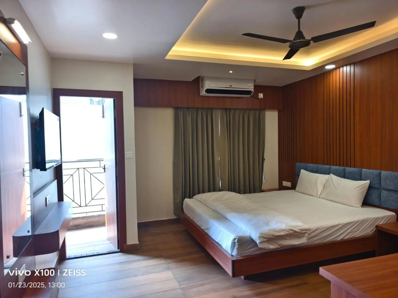Bed in Hotel Global Retreat