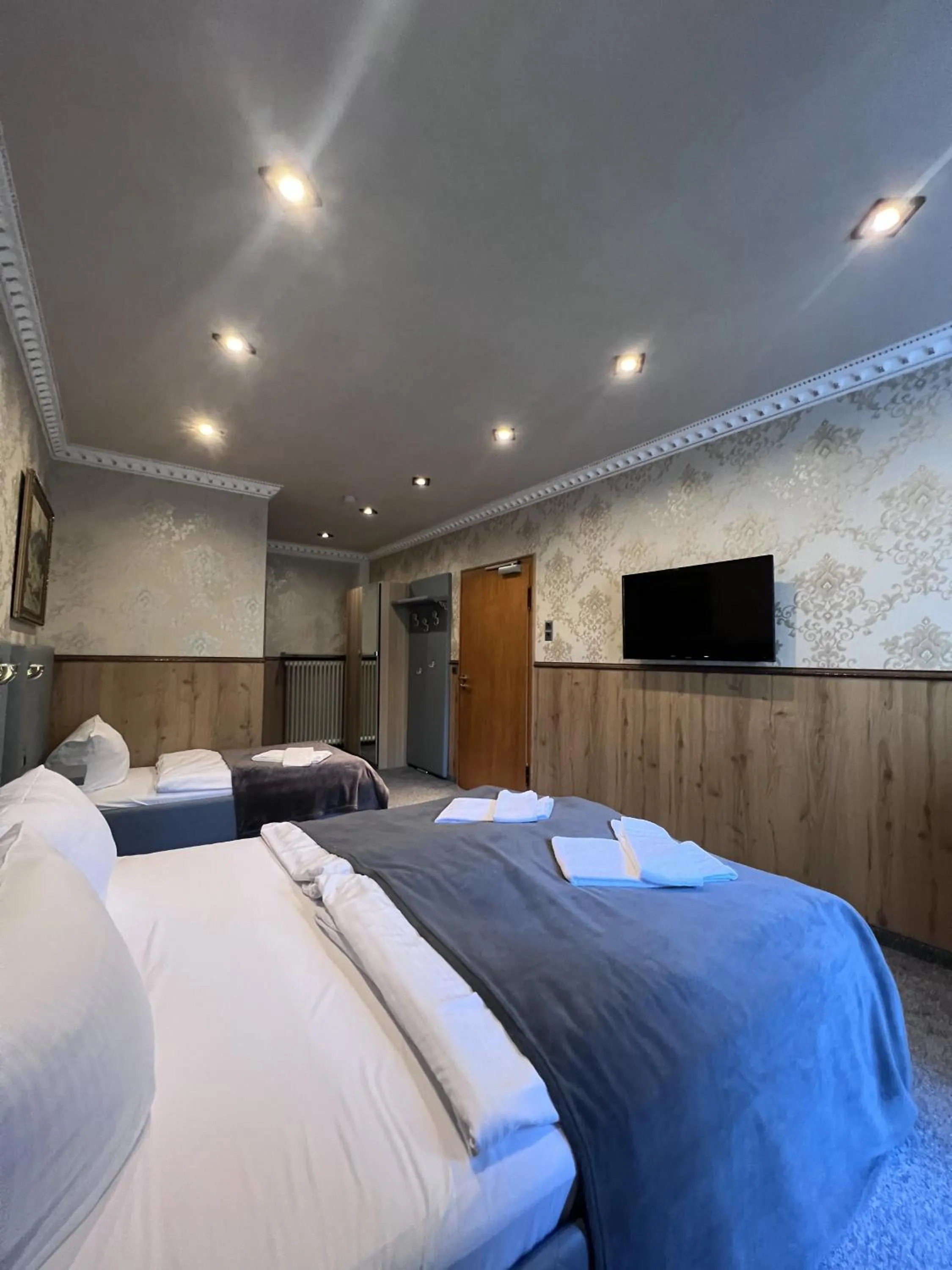 Triple Room with Balcony - single occupancy in Hotel Zum Lamm