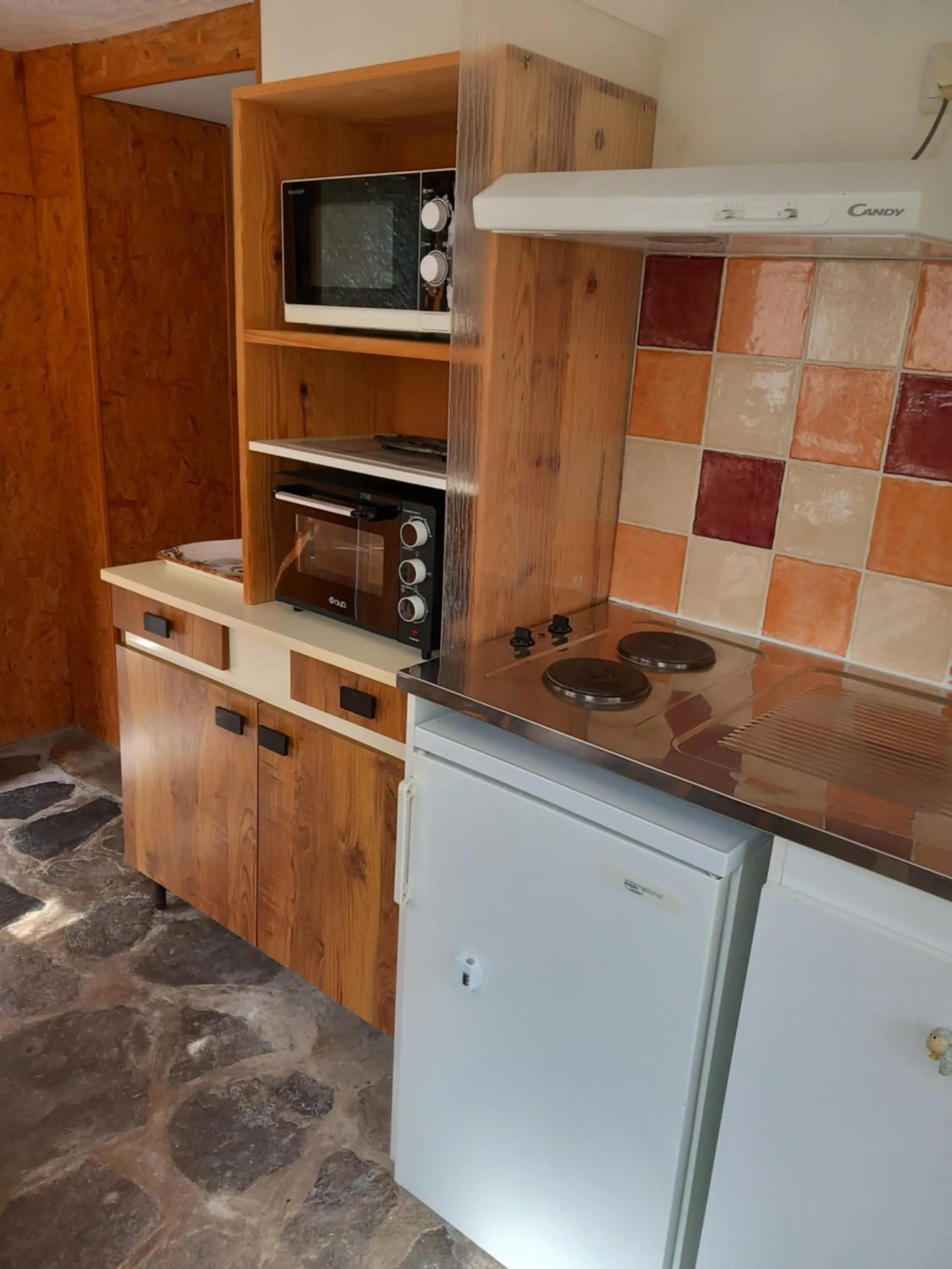 Kitchen or kitchenette in les cèdres bleus de Joany