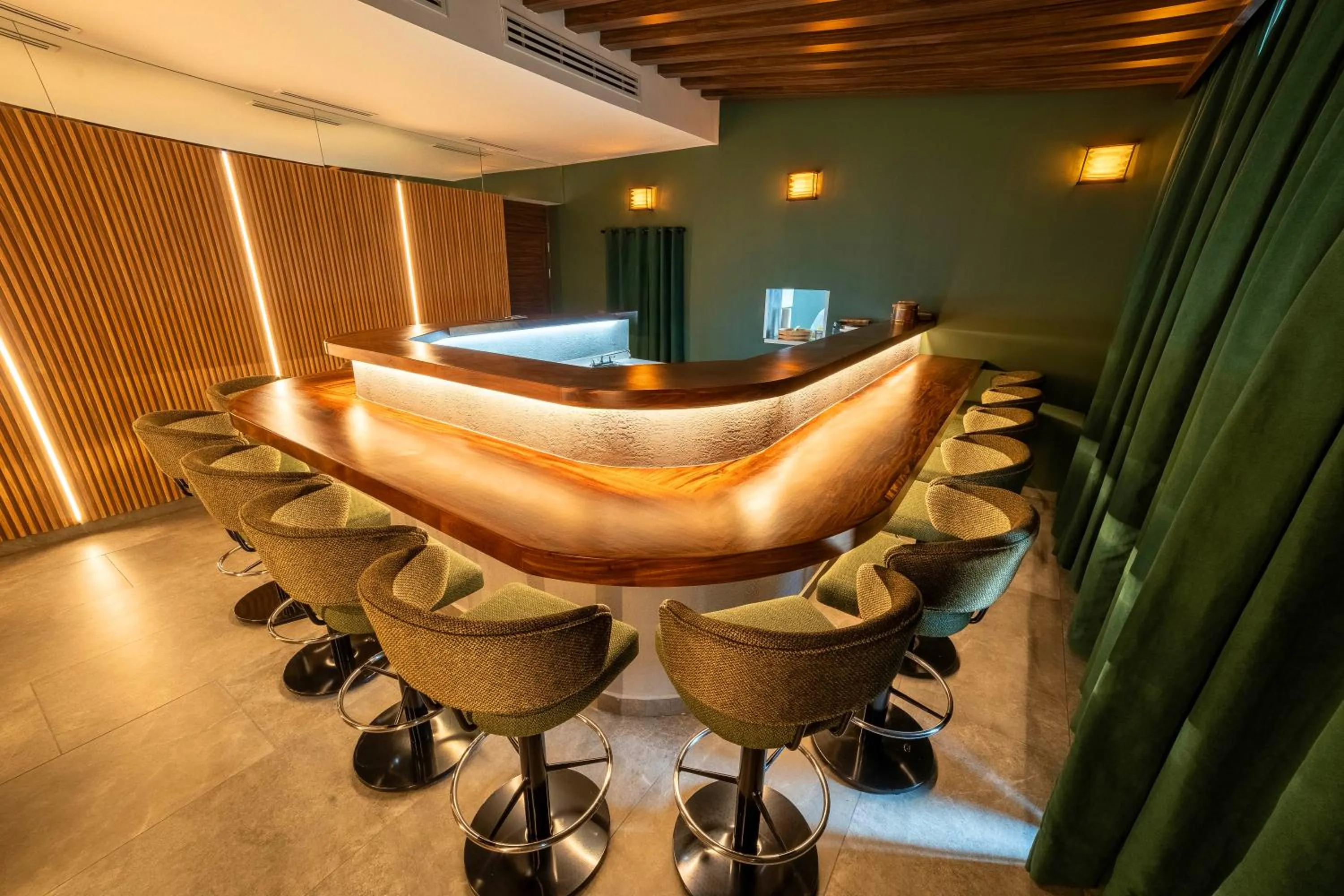 Flow Condesa - Adults Only