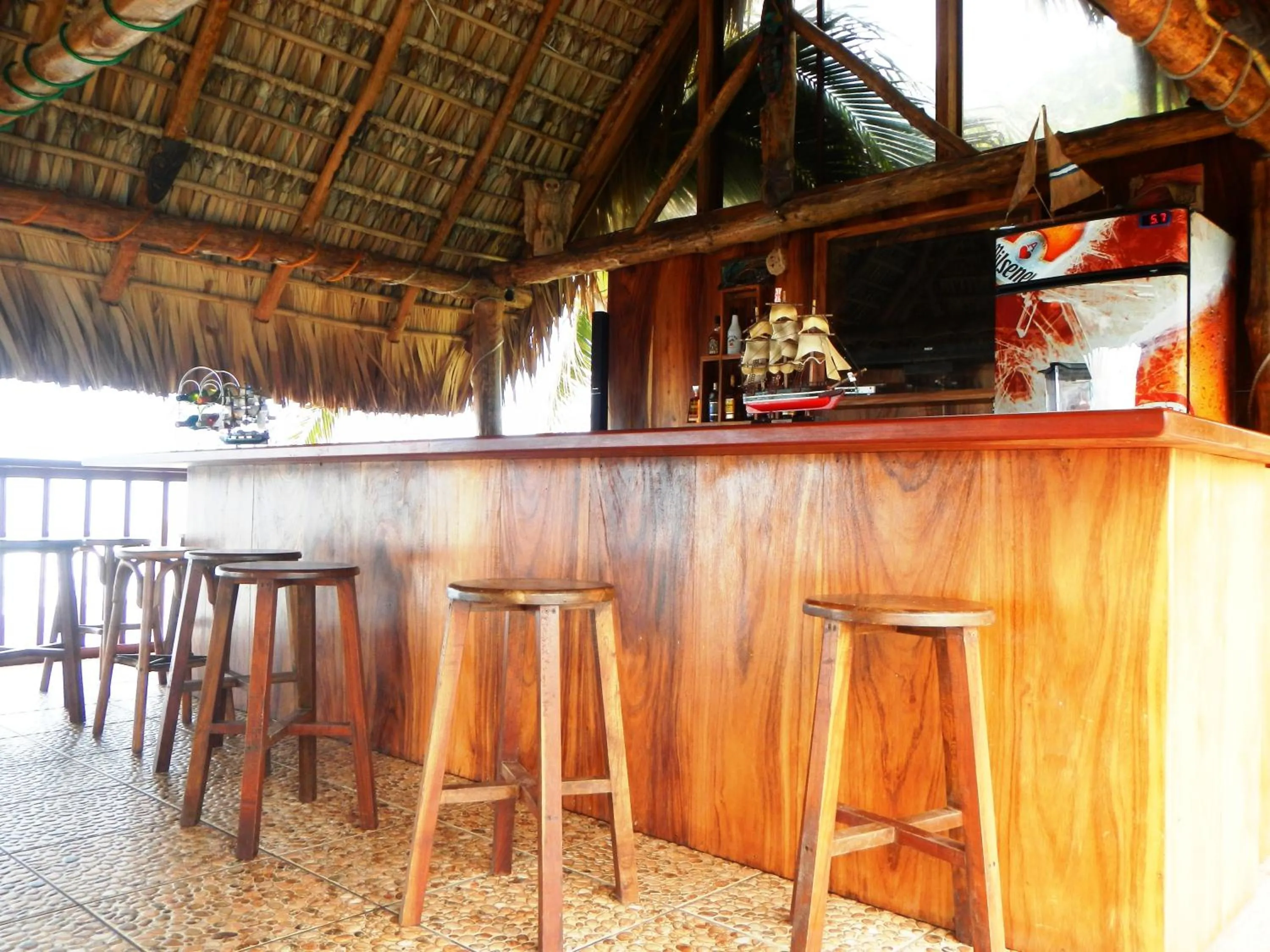 Lounge or bar in Punta Roca Surf Resort