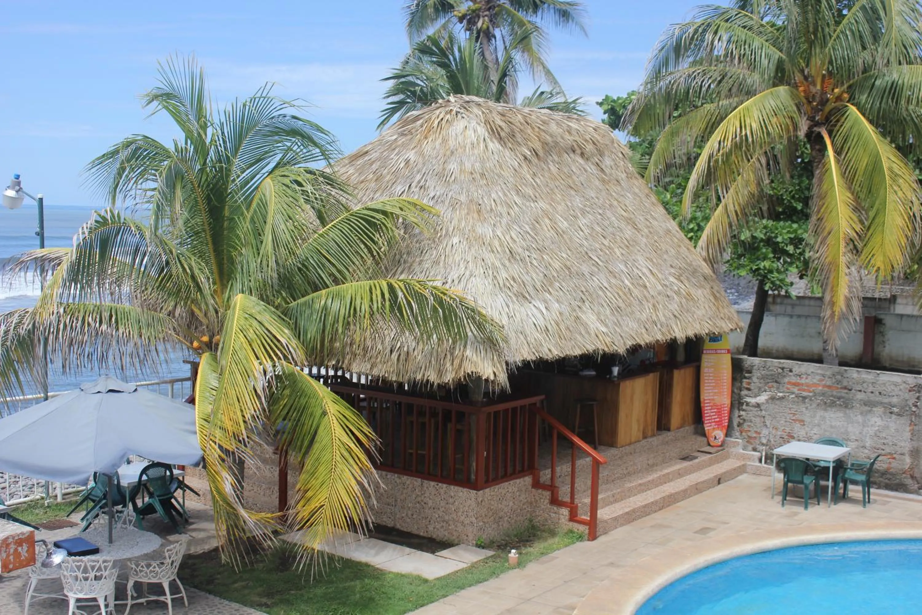 Lounge or bar in Punta Roca Surf Resort
