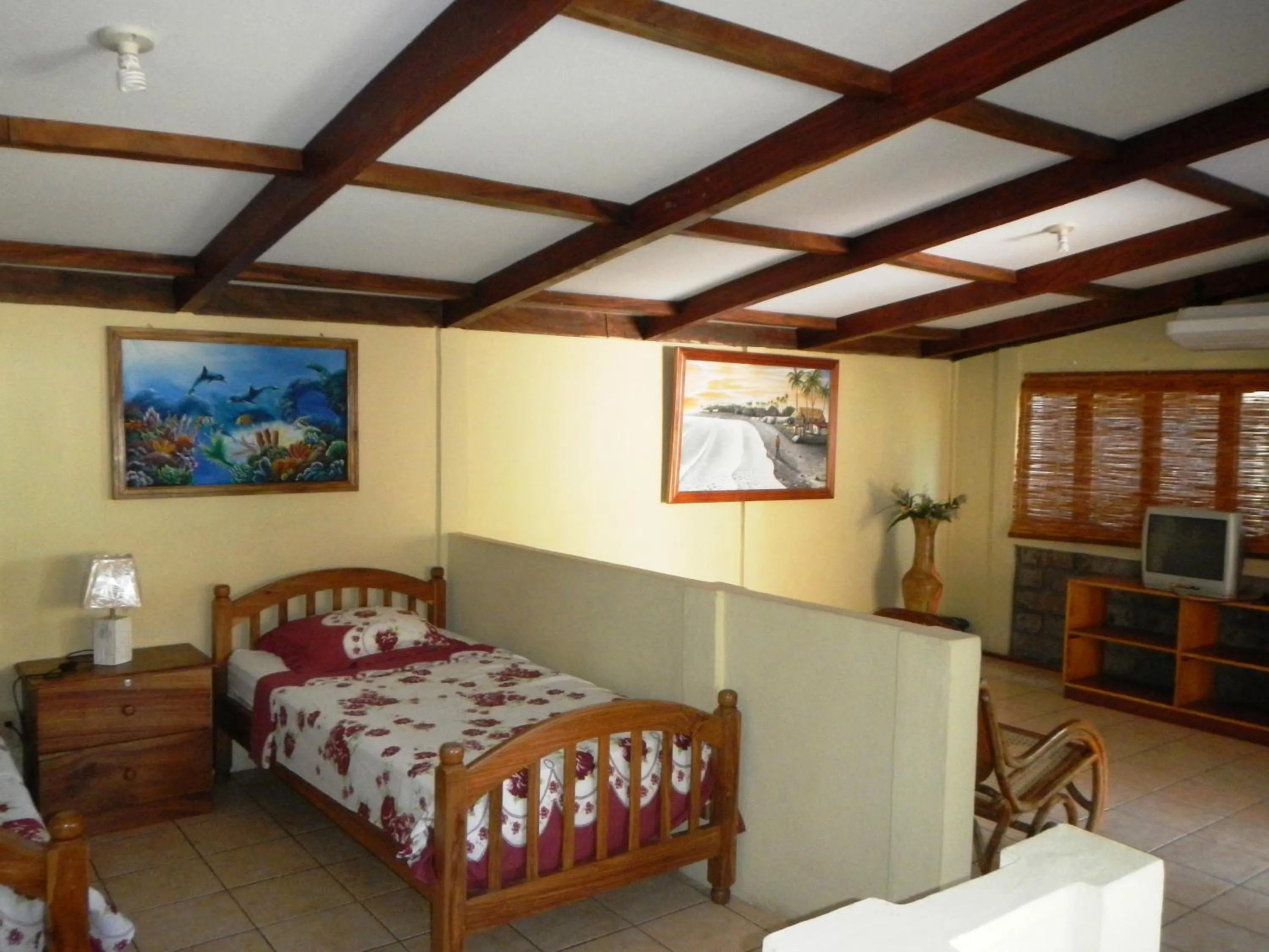 Photo of the whole room, Bed in Punta Roca Surf Resort