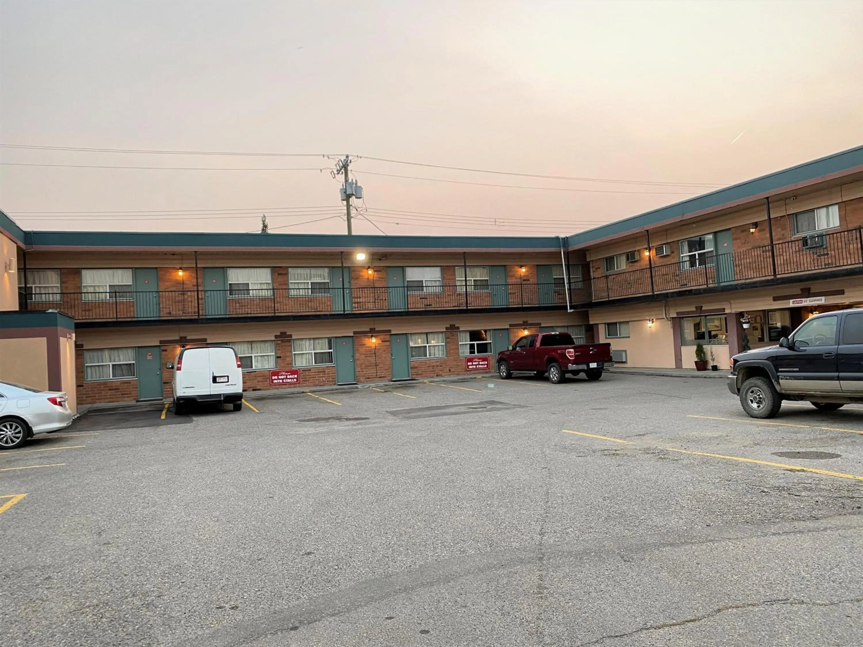 Property building in Red Carpet Inn & Suites