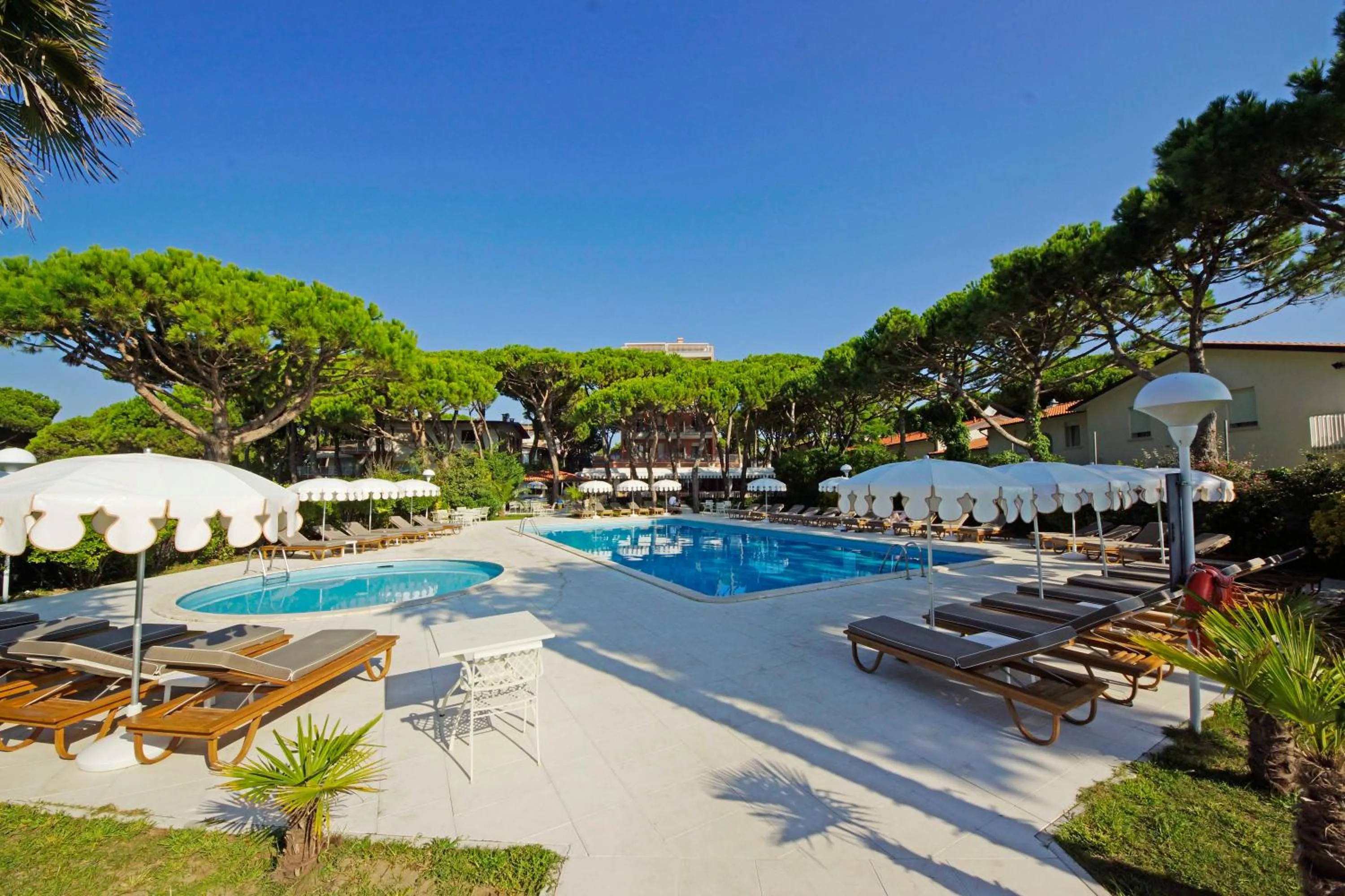Pool view in Park Hotel Maracaibo