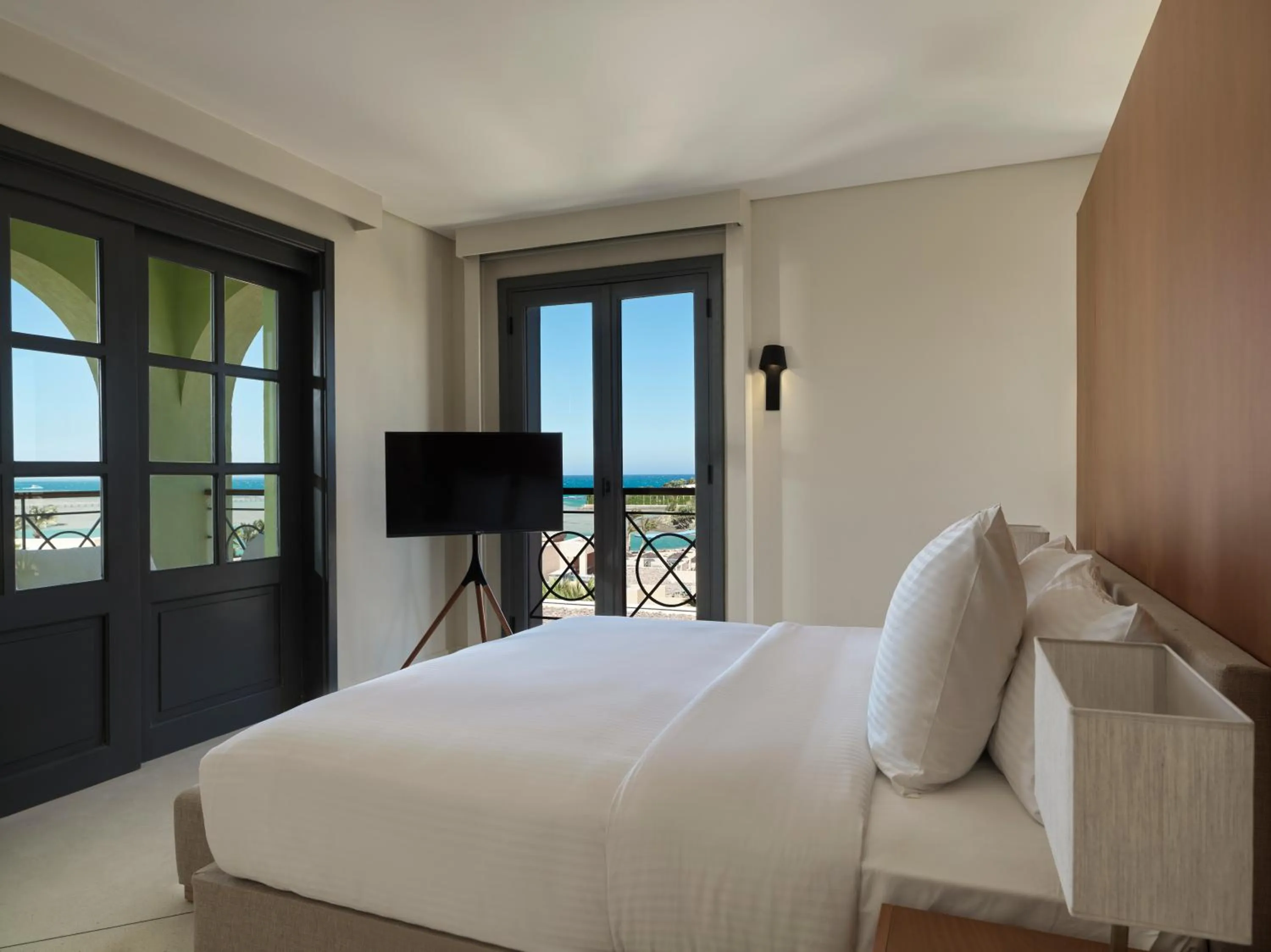 Photo of the whole room, Bed in The Chedi El Gouna