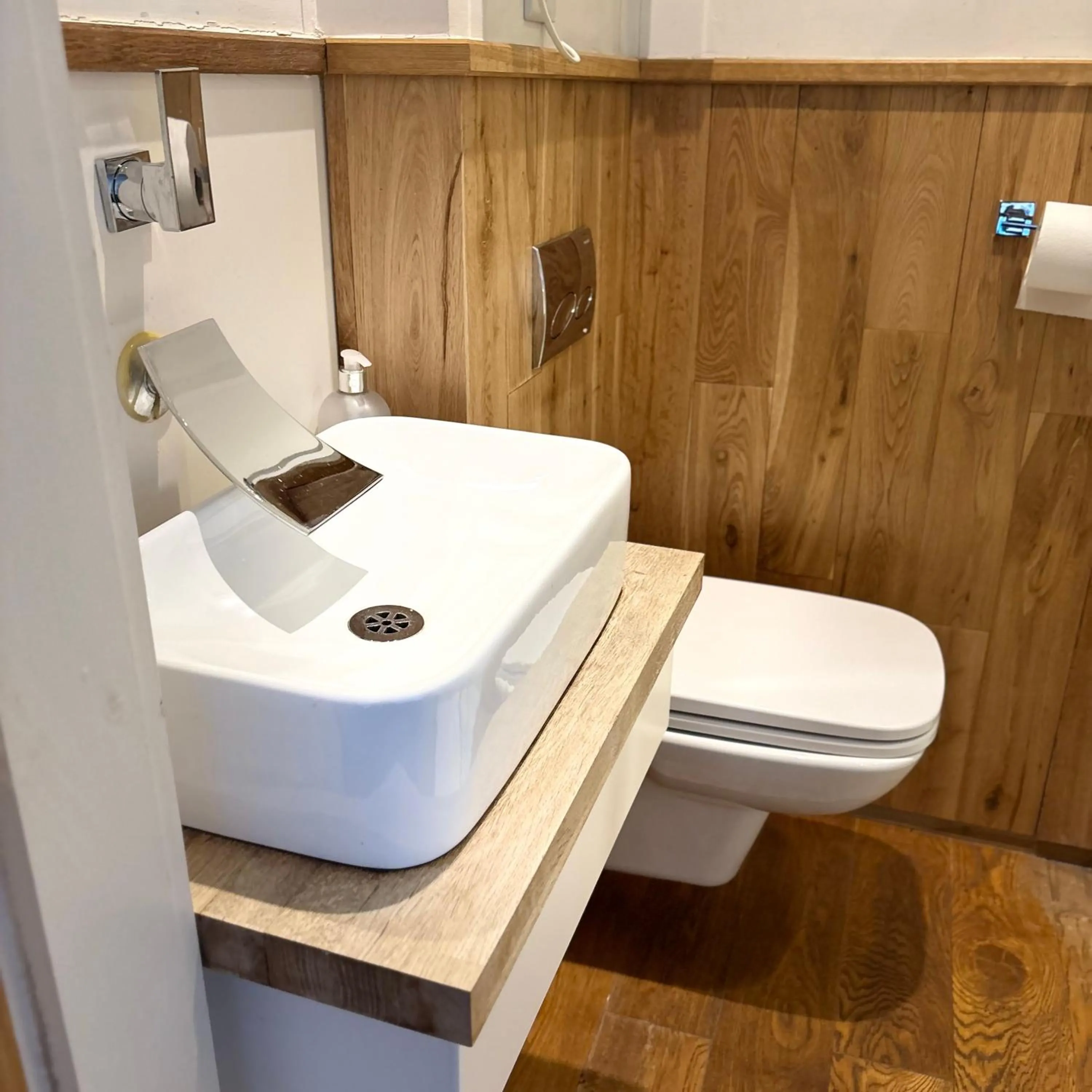 No 1 High Street Boutique Rooms