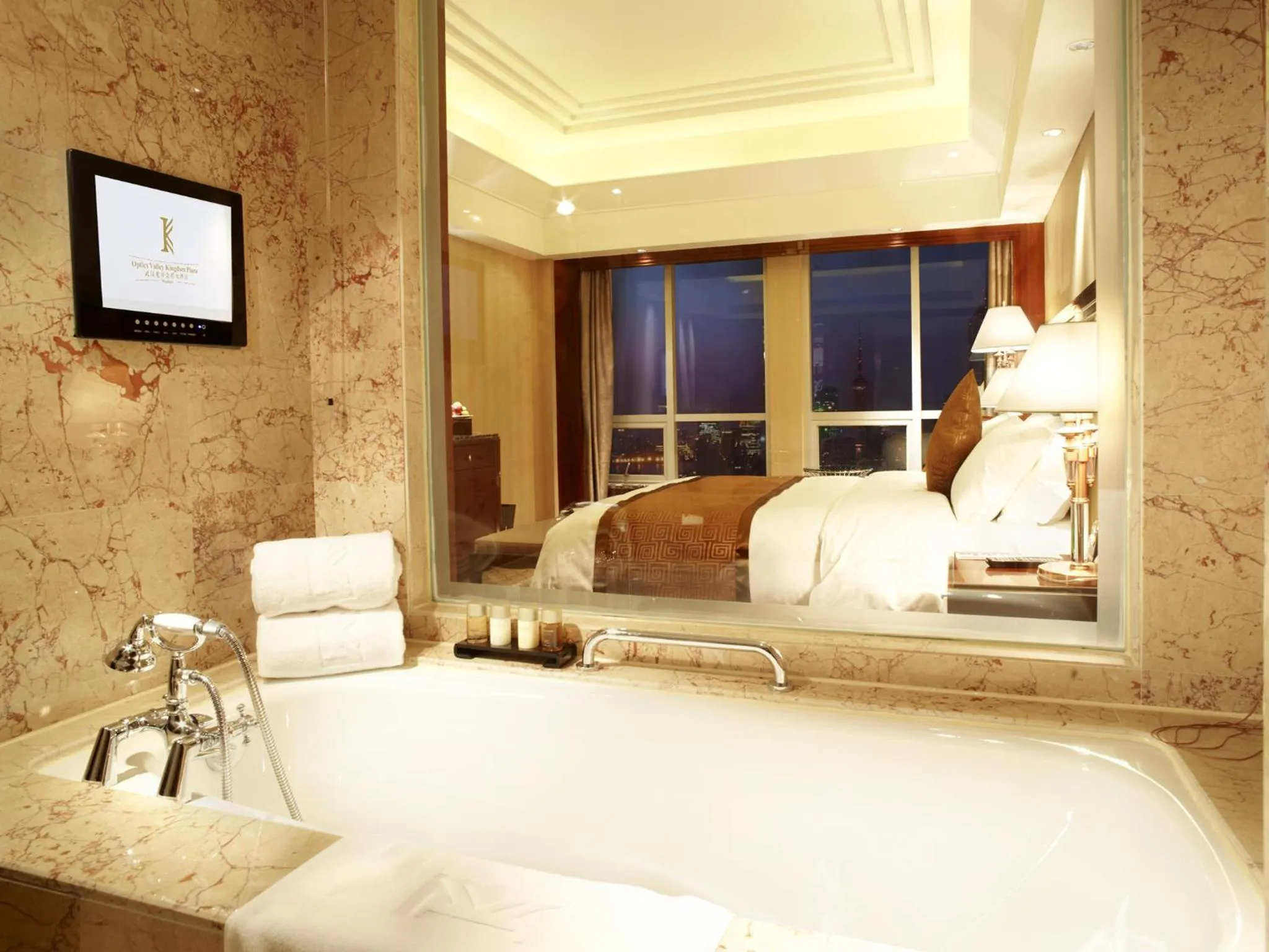 Food and drinks, Bed in Optics Valley Kingdom Plaza Wuhan