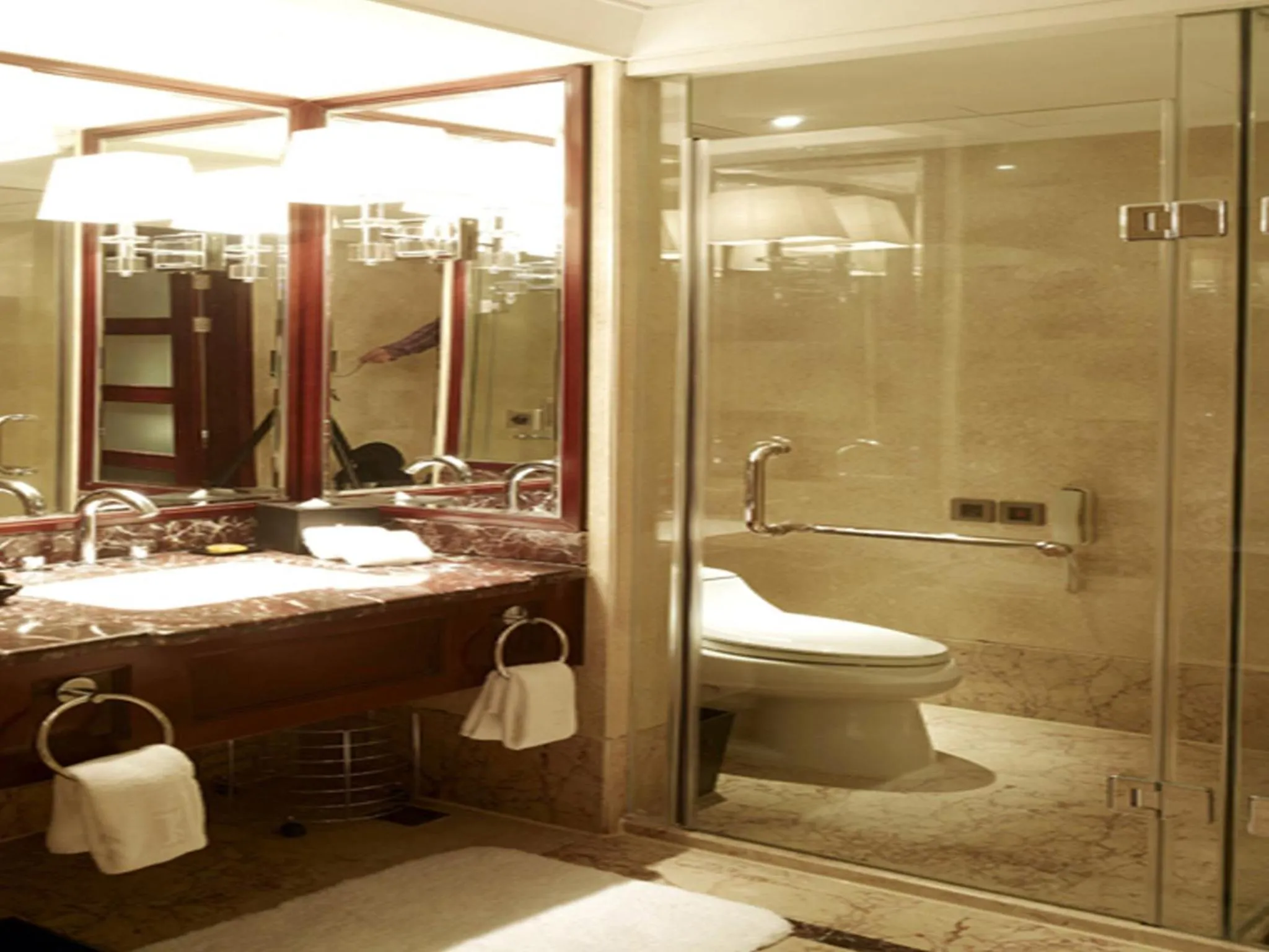 Bathroom in Optics Valley Kingdom Plaza Wuhan