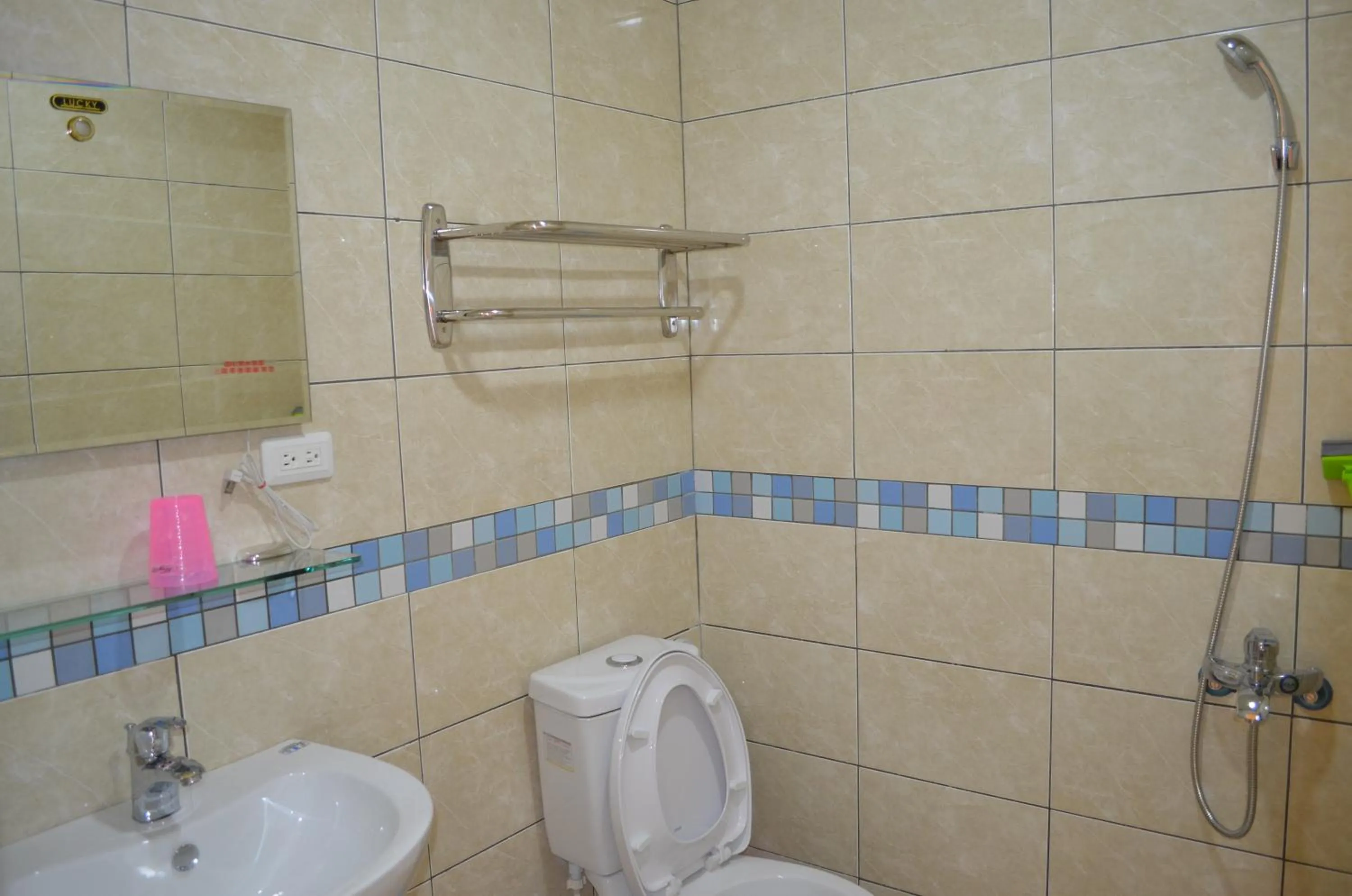 Bathroom in Hualien HOLO Hostel