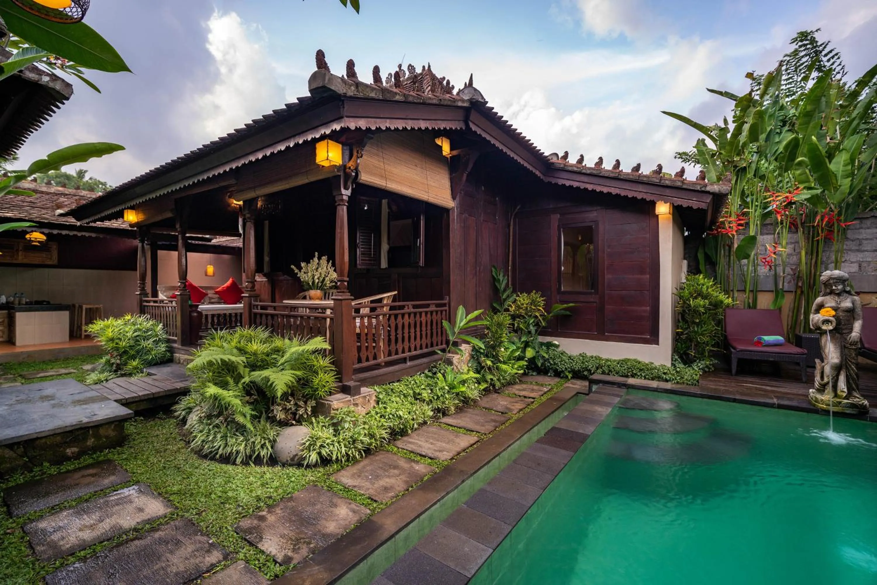 Swimming pool in Villa Nini
