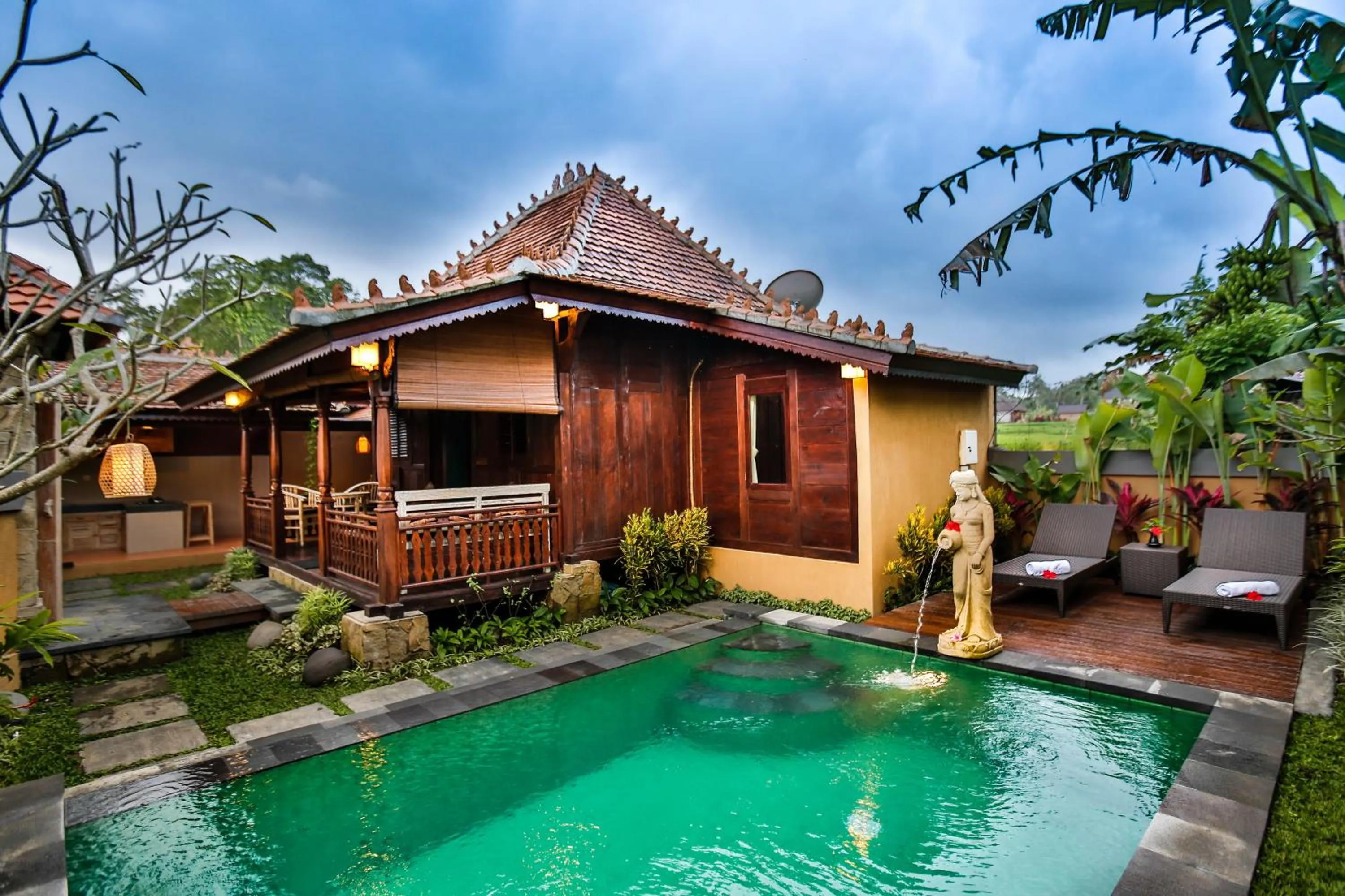 Property building in Villa Nini