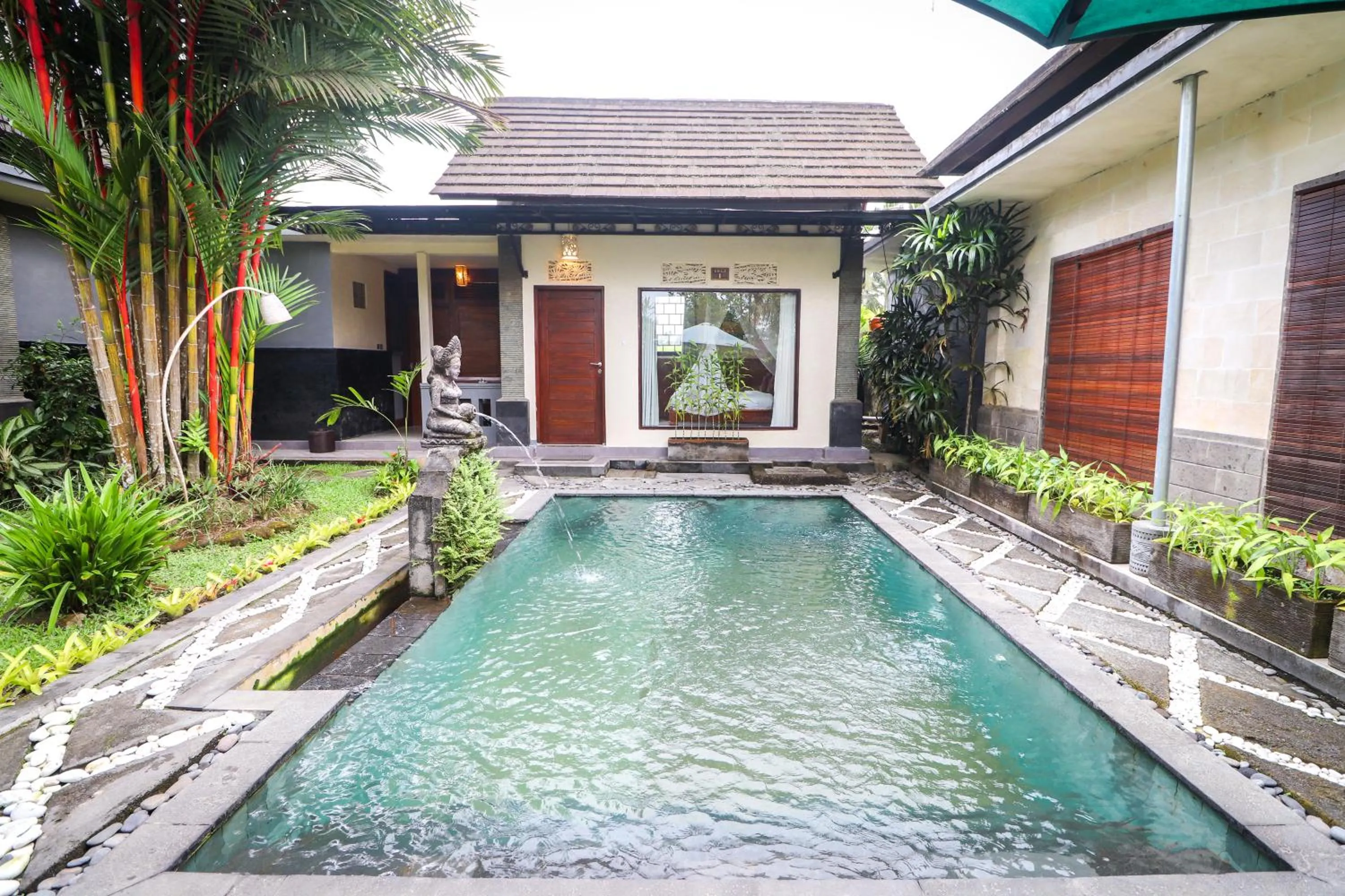Swimming pool in Villa JJ and Spa Ubud