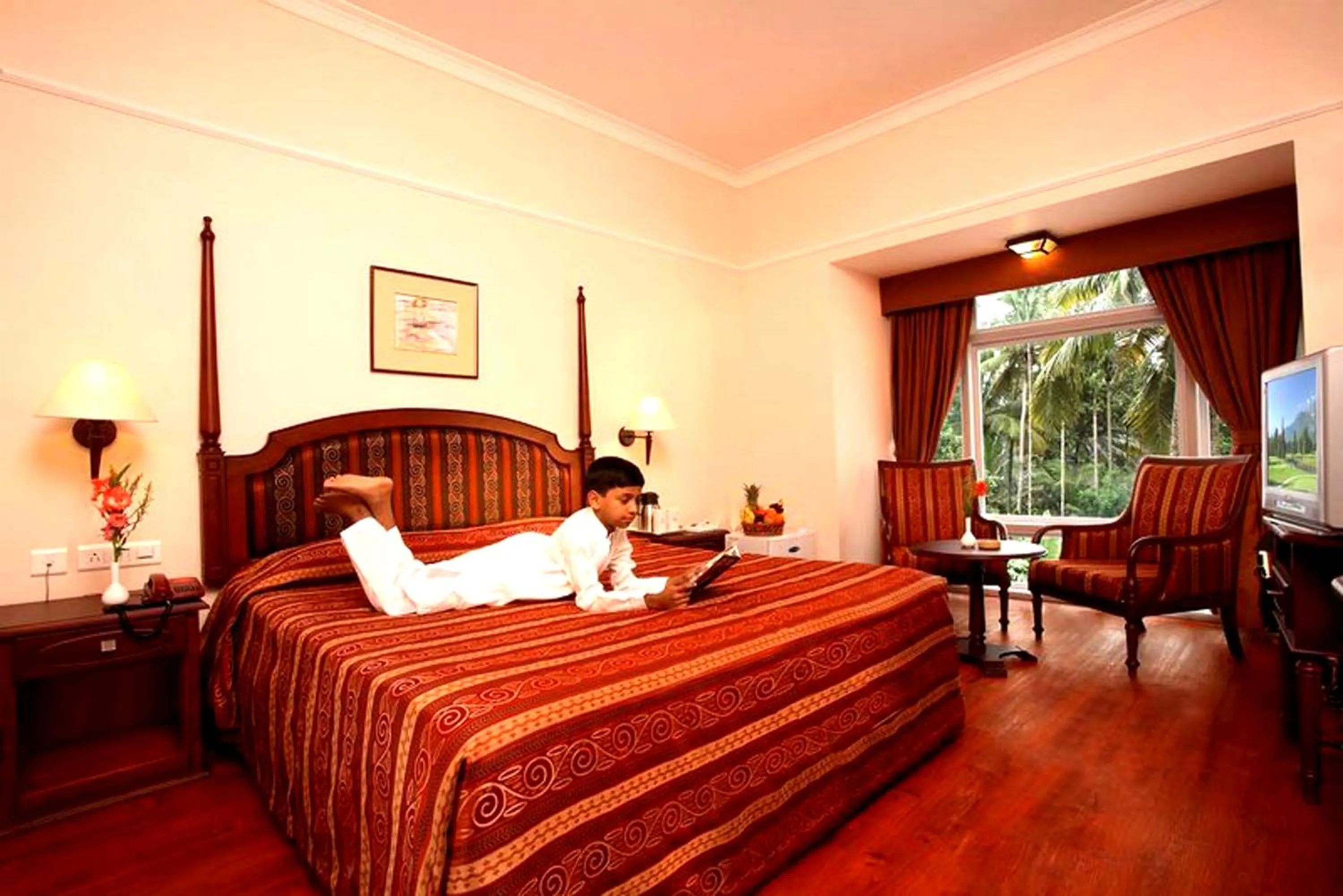 Bedroom, Bed in Holiday Hotel