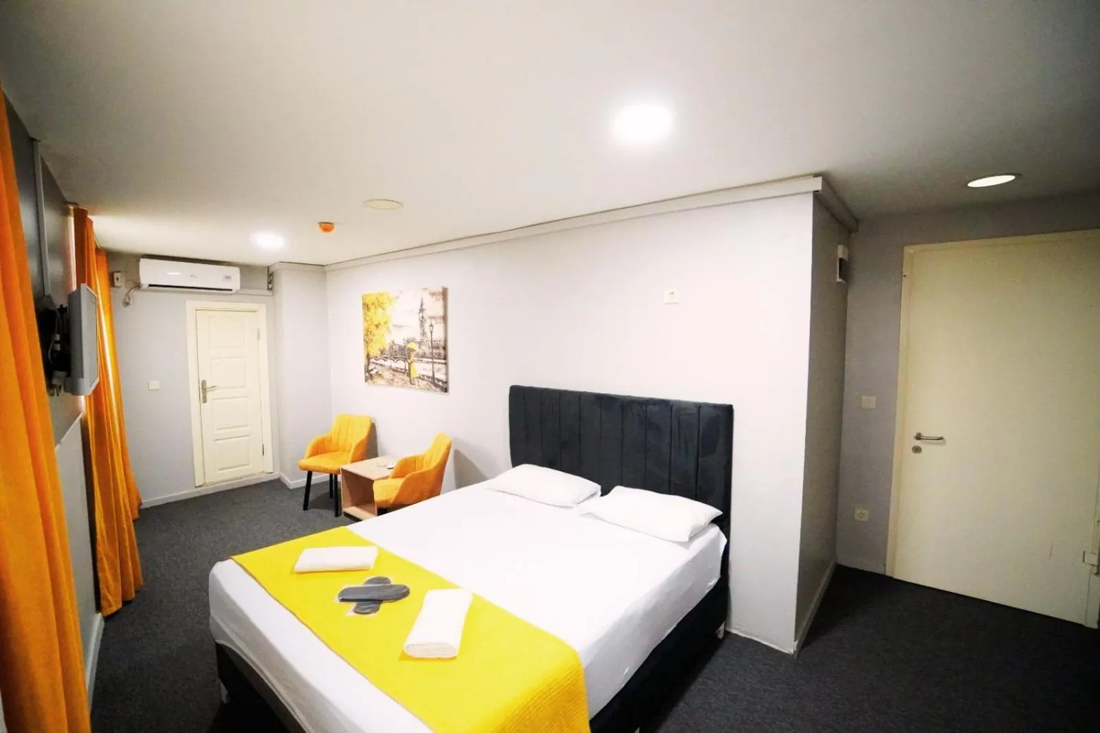 Bedroom, Bed in Polo Suit Otel