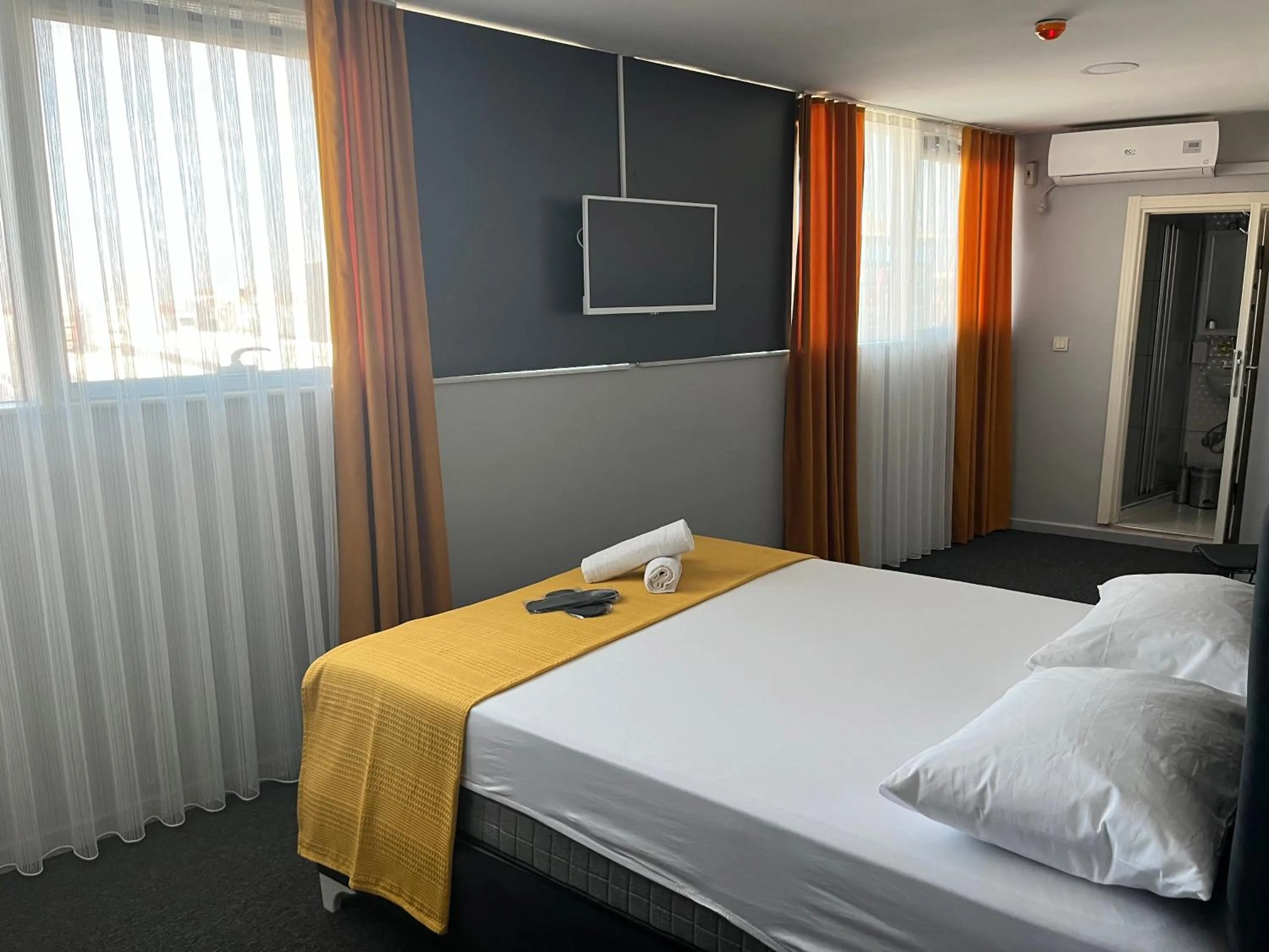 TV and multimedia, Bed in Polo Suit Otel