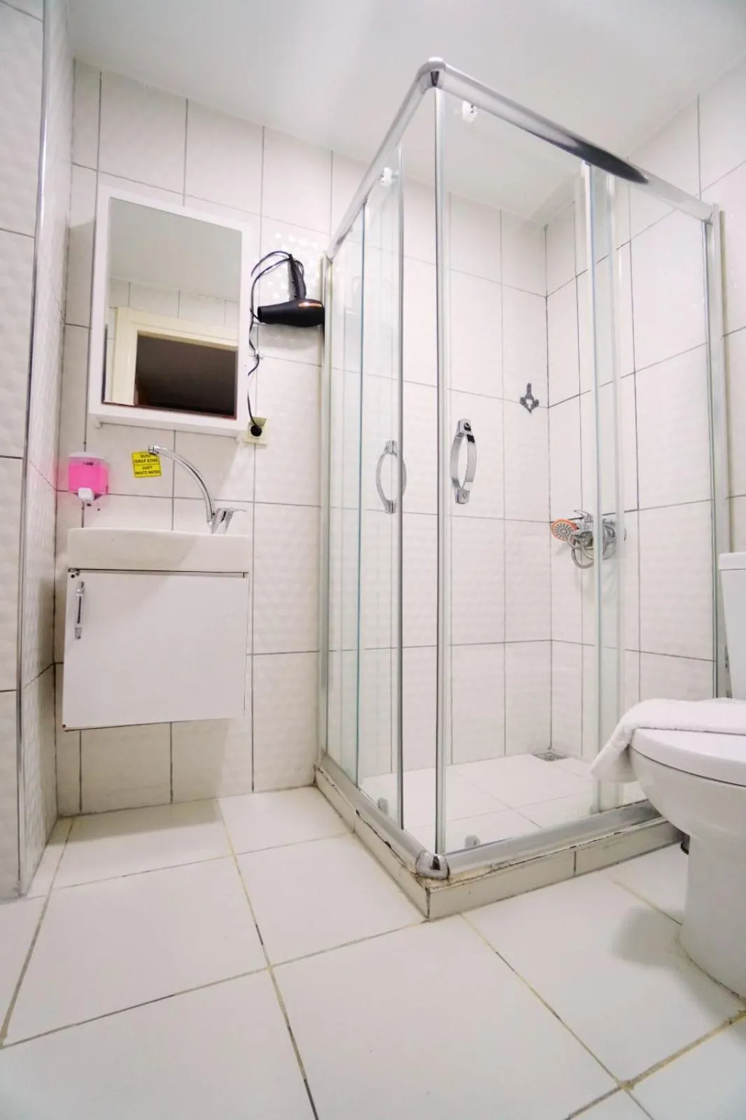 Shower in Polo Suit Otel