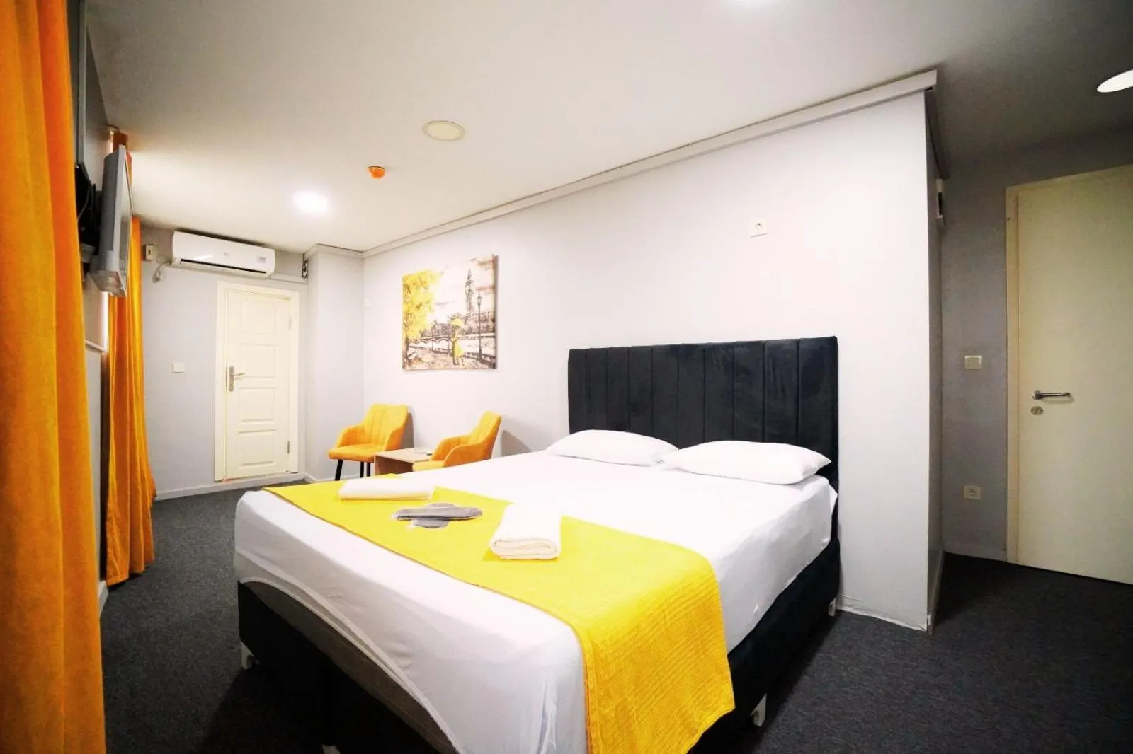 Bed in Polo Suit Otel