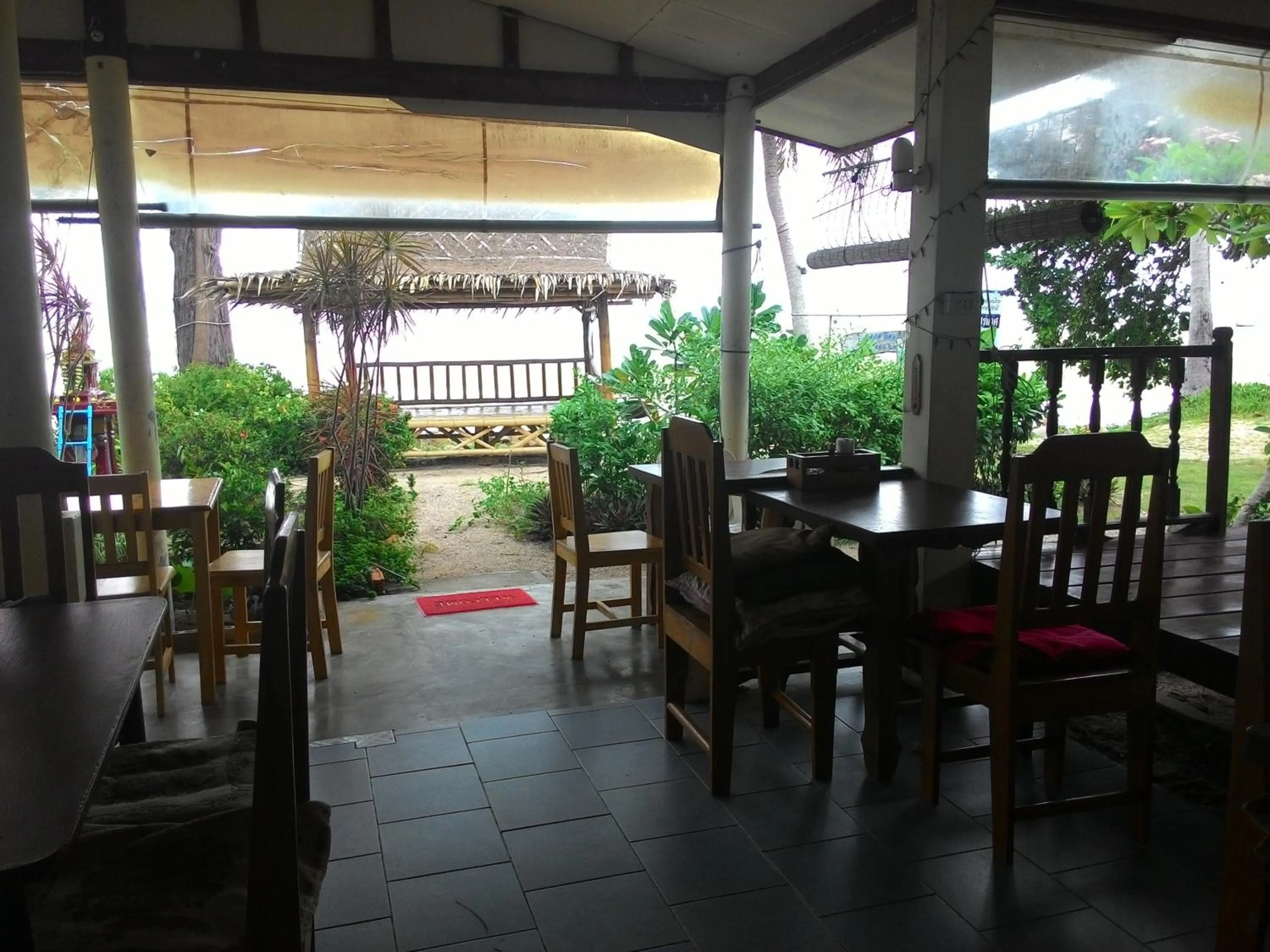 Restaurant/places to eat in Blue Lotus Resort