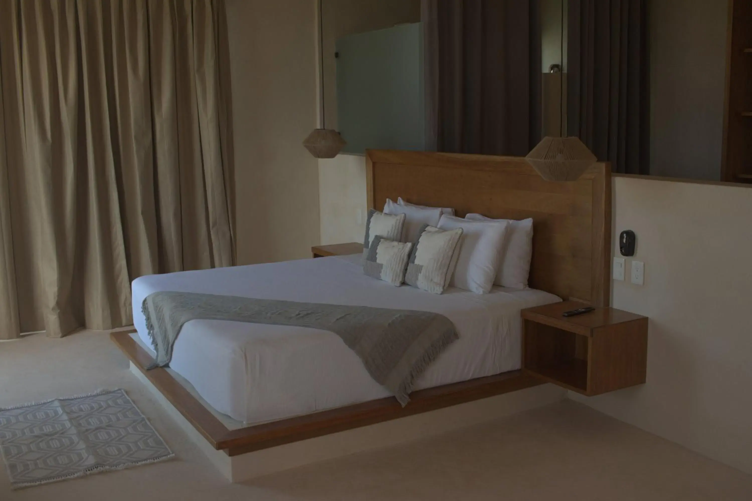 Deluxe King Room in Joanza by ÓOL Hotels Deluxe King Room in Joanza by ÓOL Hotels