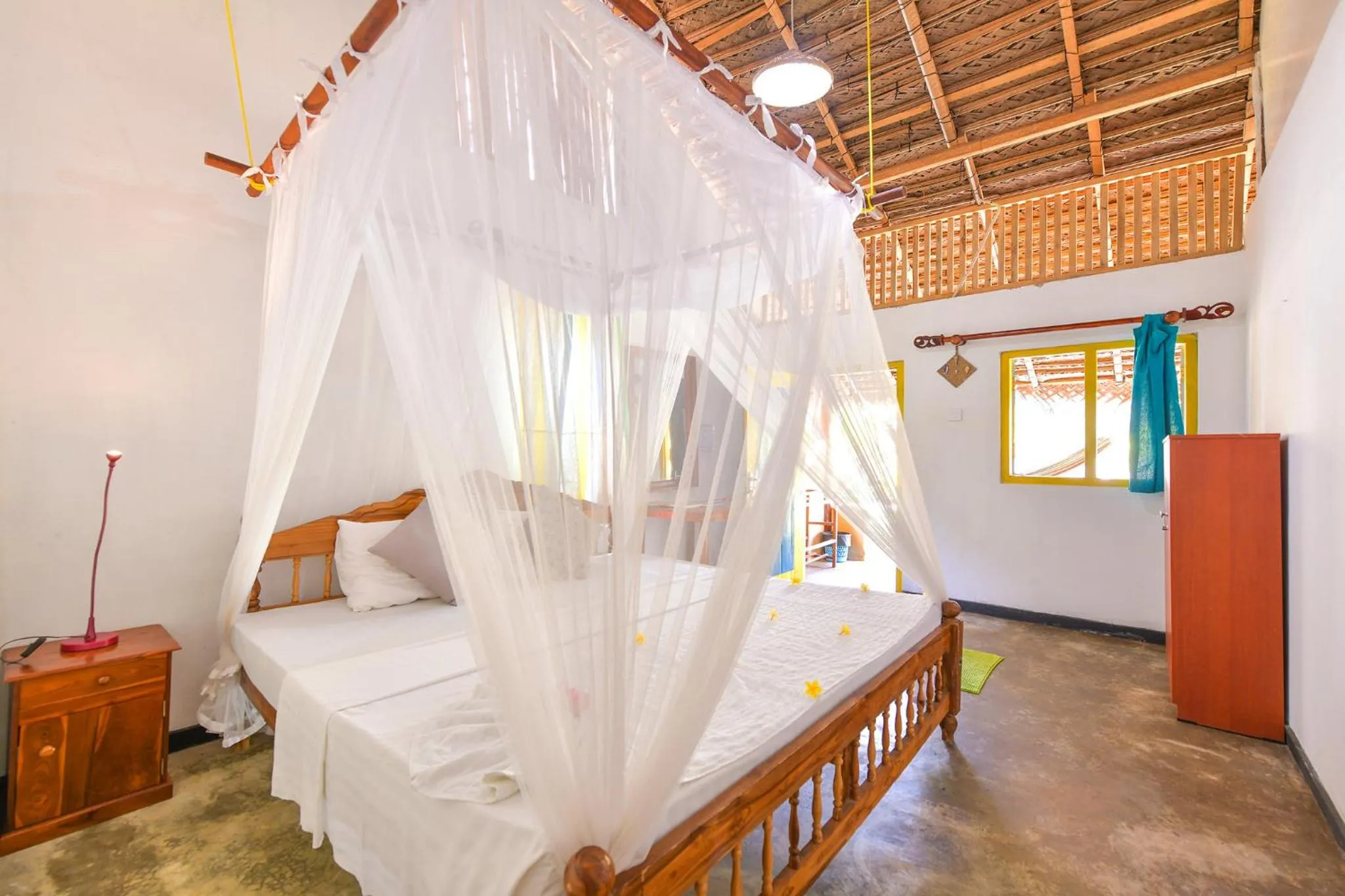 Bed in De Silva Wind Resort Kalpitiya - Kitesurfing School Sri Lanka