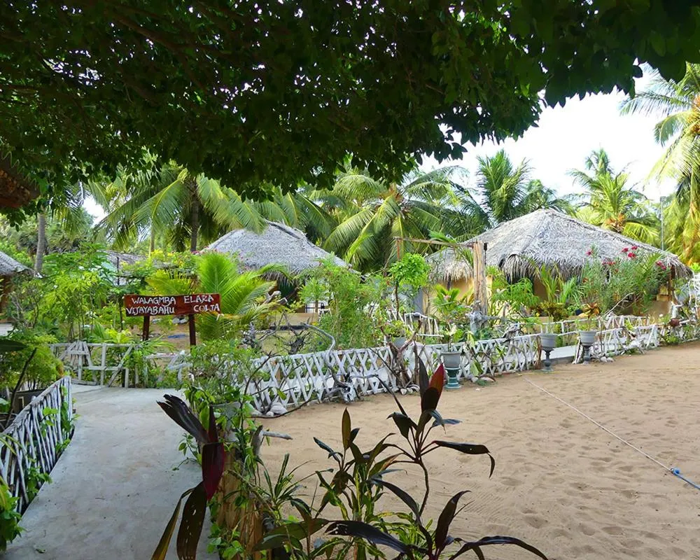 Garden view in De Silva Wind Resort Kalpitiya - Kitesurfing School Sri Lanka