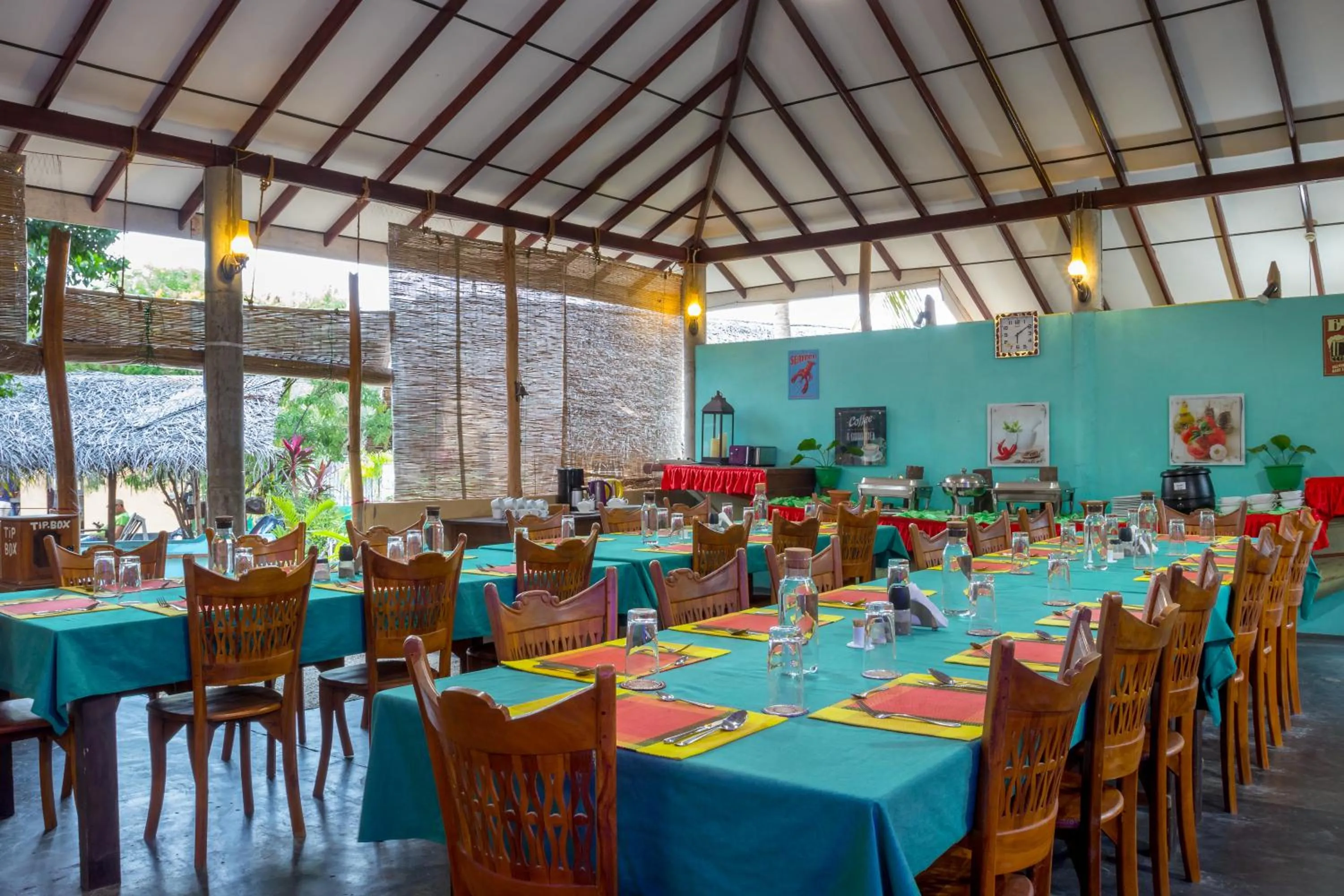 Restaurant/places to eat in De Silva Wind Resort Kalpitiya - Kitesurfing School Sri Lanka