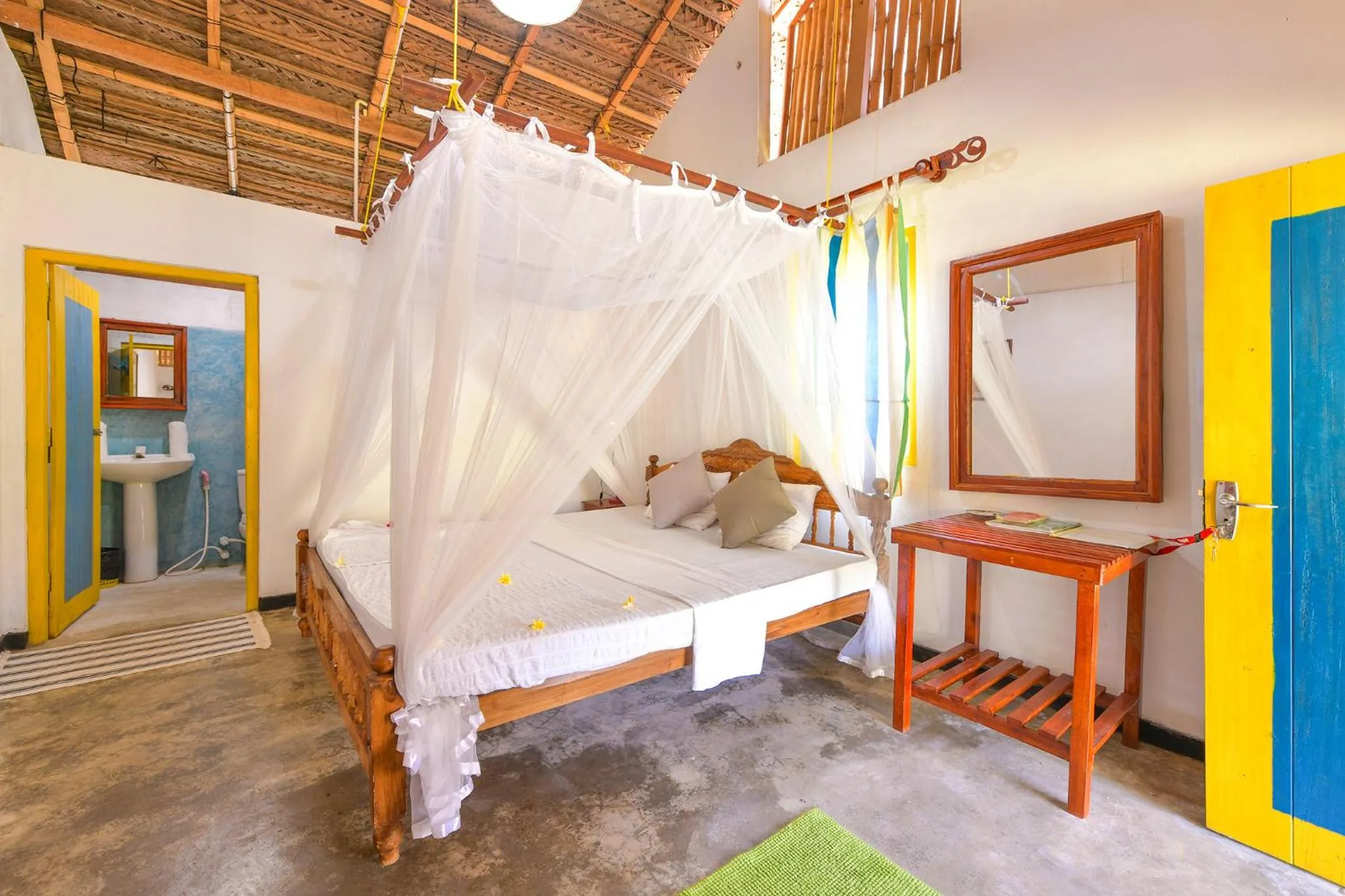 Bed in De Silva Wind Resort Kalpitiya - Kitesurfing School Sri Lanka