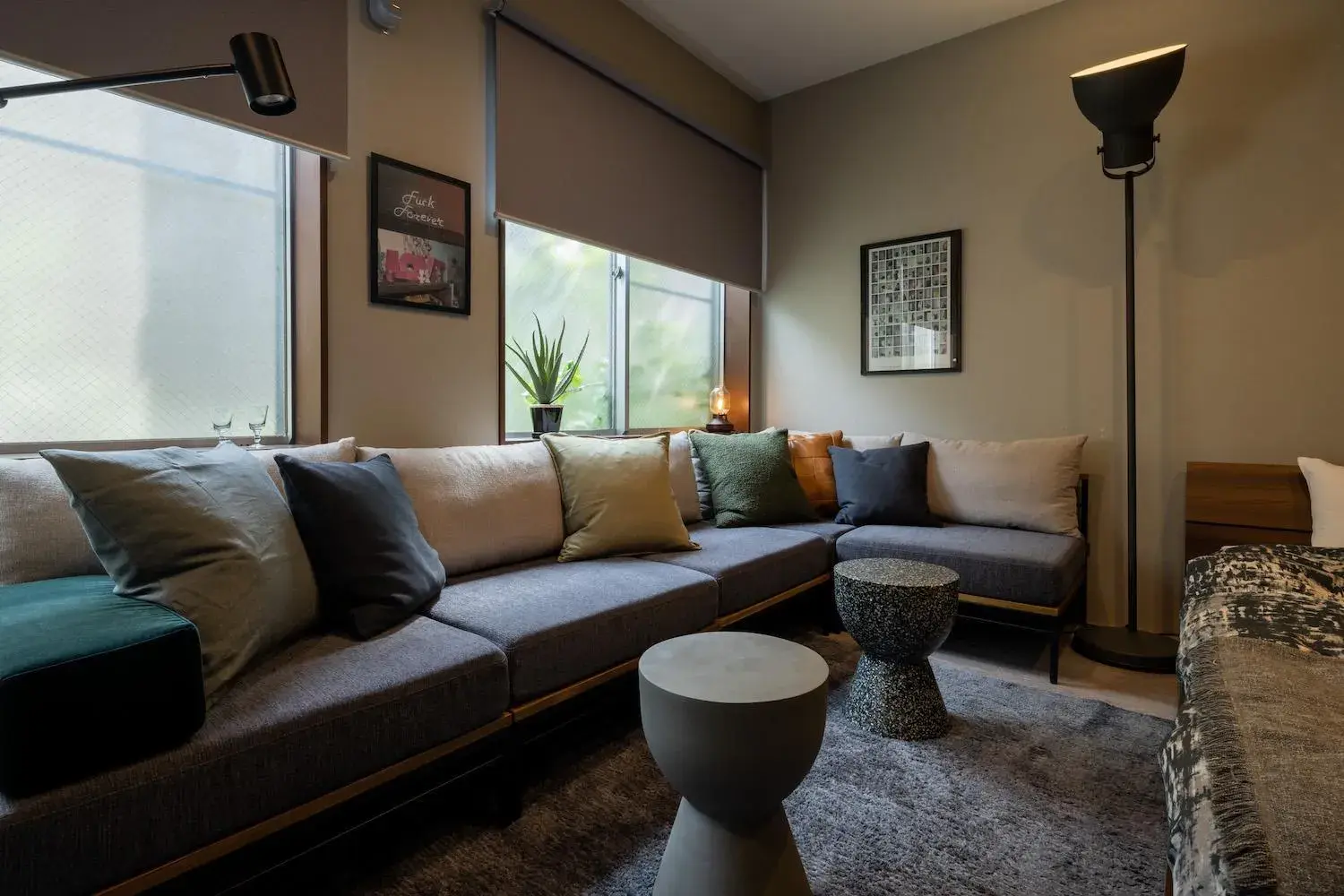 Five-Bedroom House in Good Neighbors Five-Bedroom House in Good Neighbors