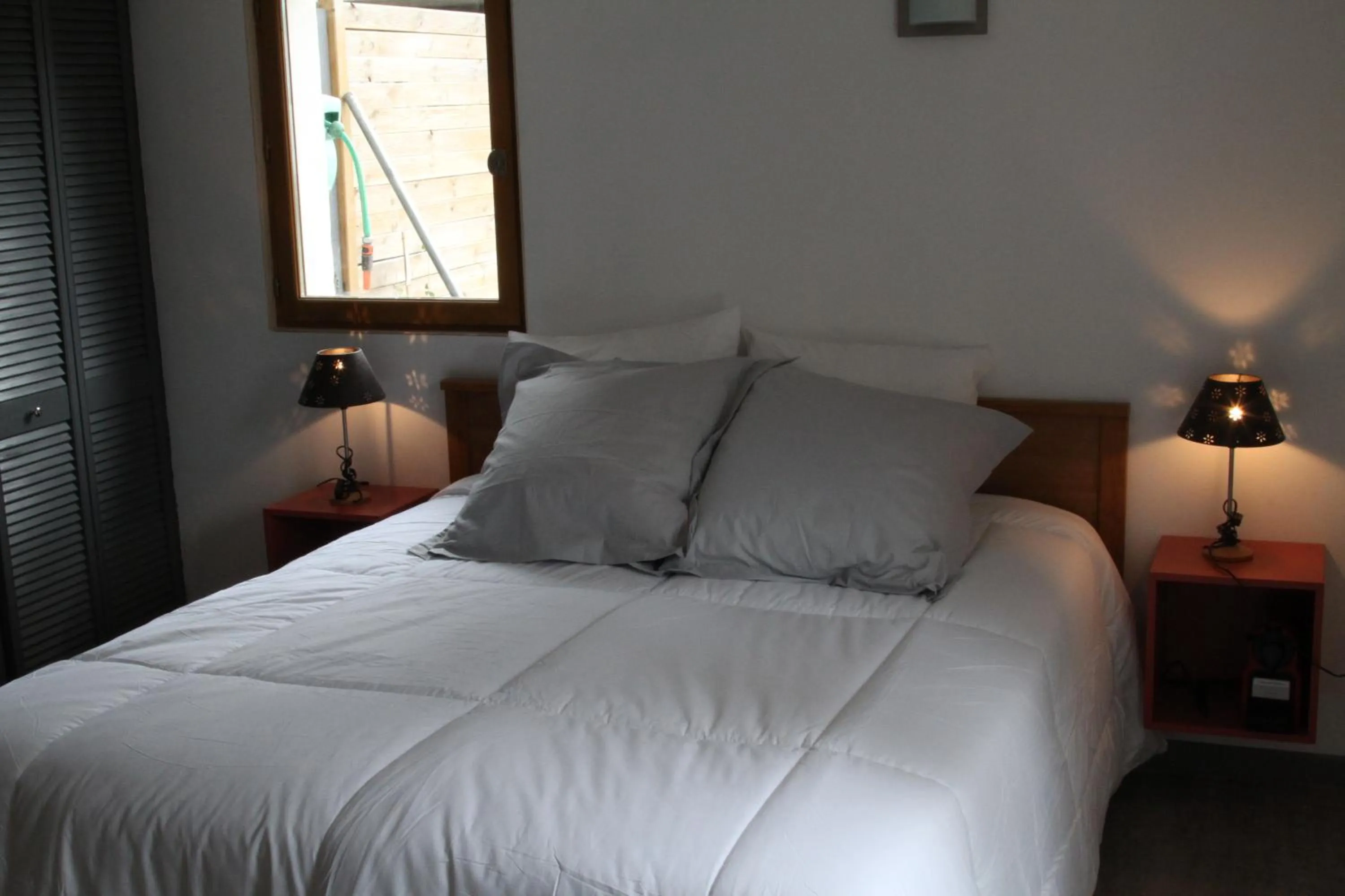 Photo of the whole room, Bed in Inn 4 Bears