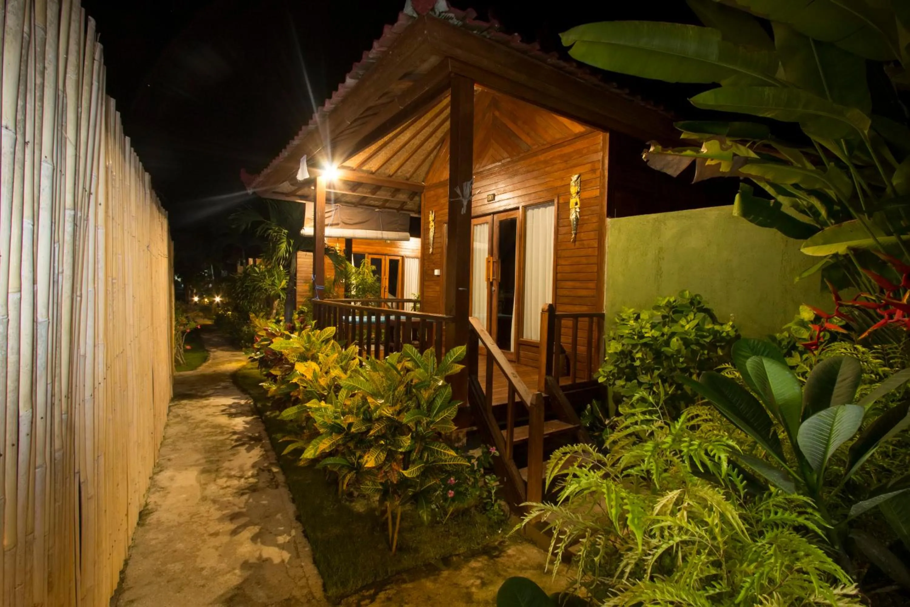 Amora Hut's