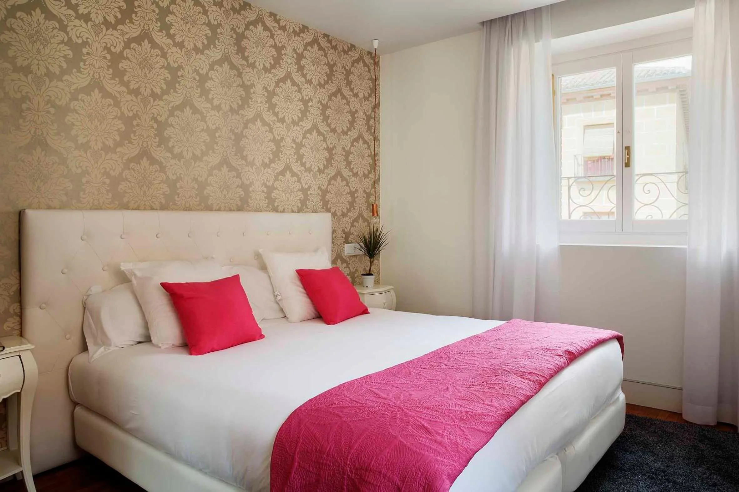 Bedroom, Bed in Palacio Conde Miranda