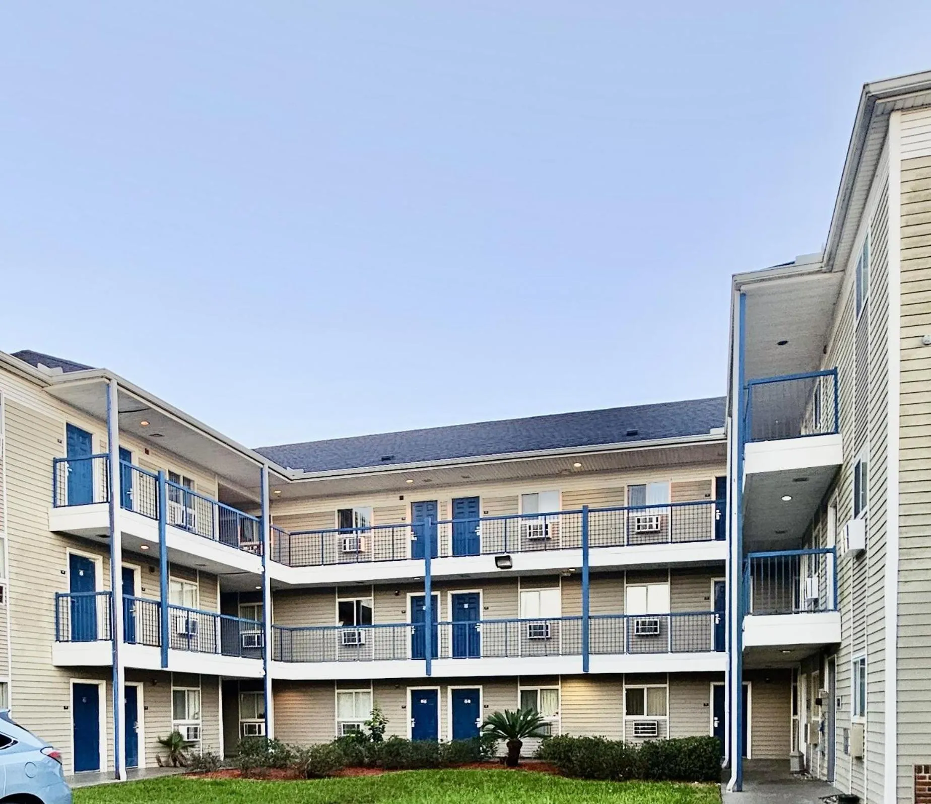 Property building in Siegel Select Orange Park