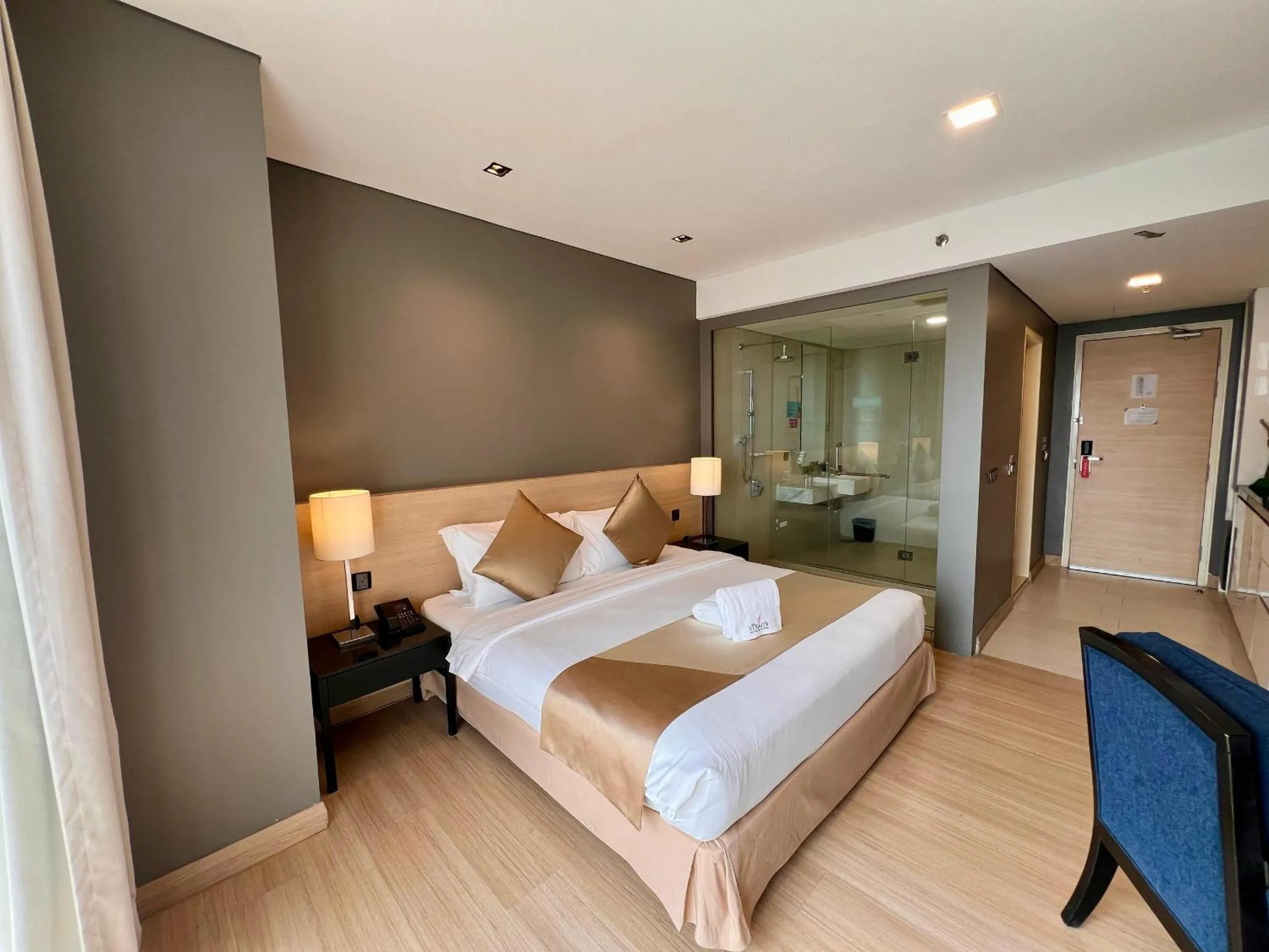 Bed in ASIA MELAKA HOTEL managed by The Straits Hotel & Suites 马六甲亚逸酒店