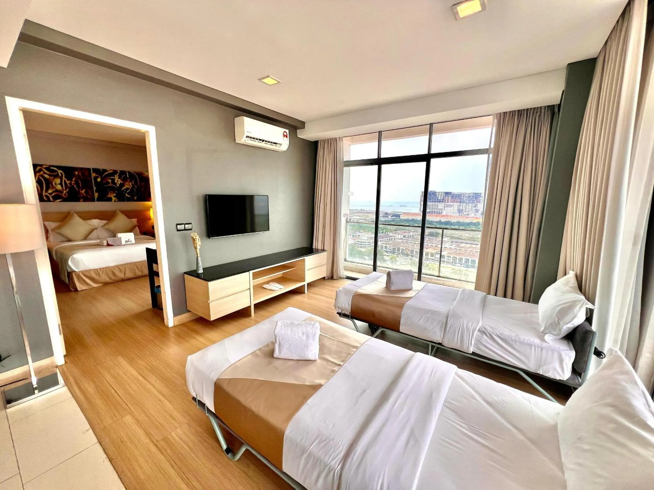 Bed in ASIA MELAKA HOTEL managed by The Straits Hotel & Suites 马六甲亚逸酒店