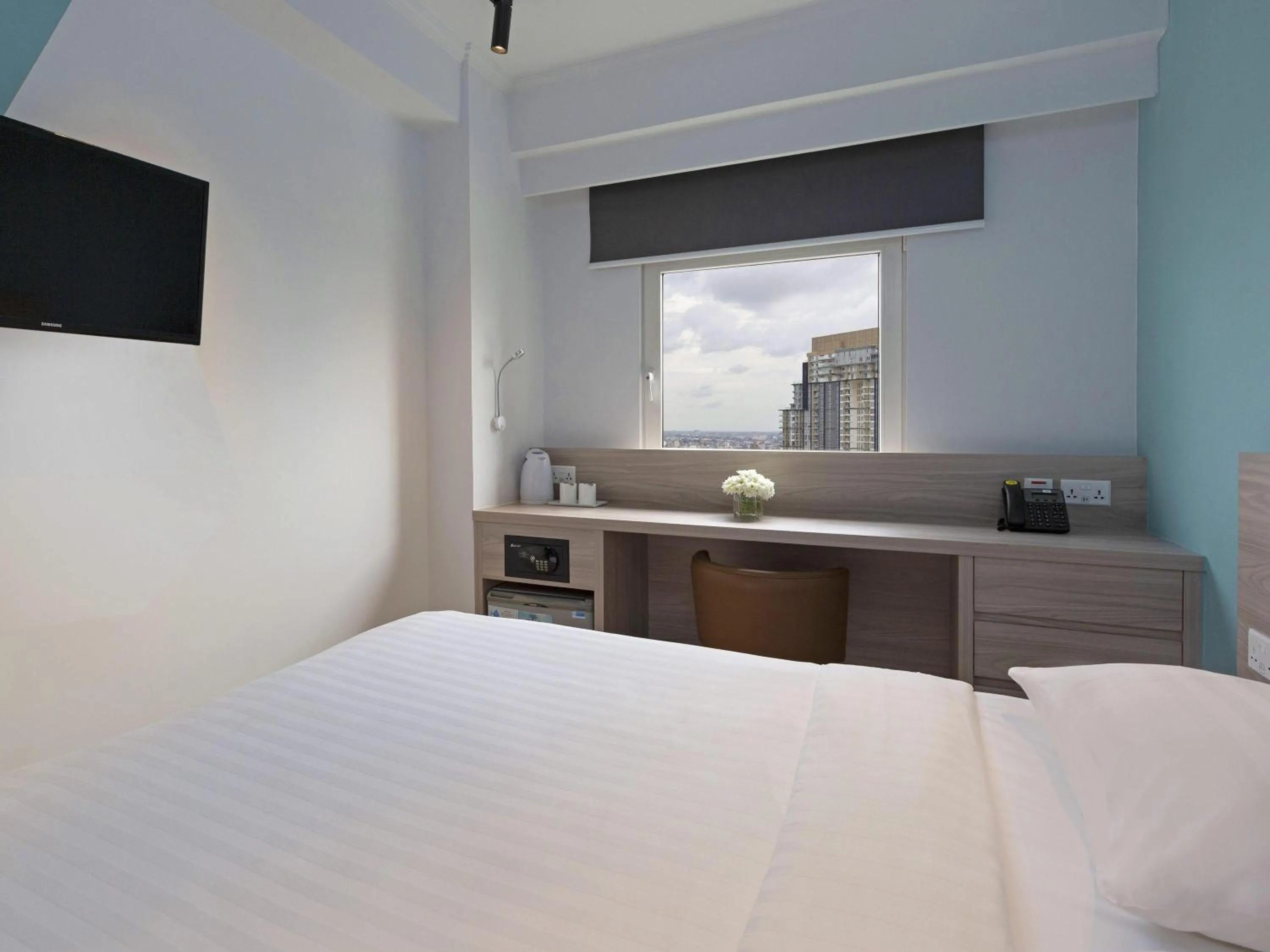 Bedroom, Bed in ibis budget Phnom Penh Riverside