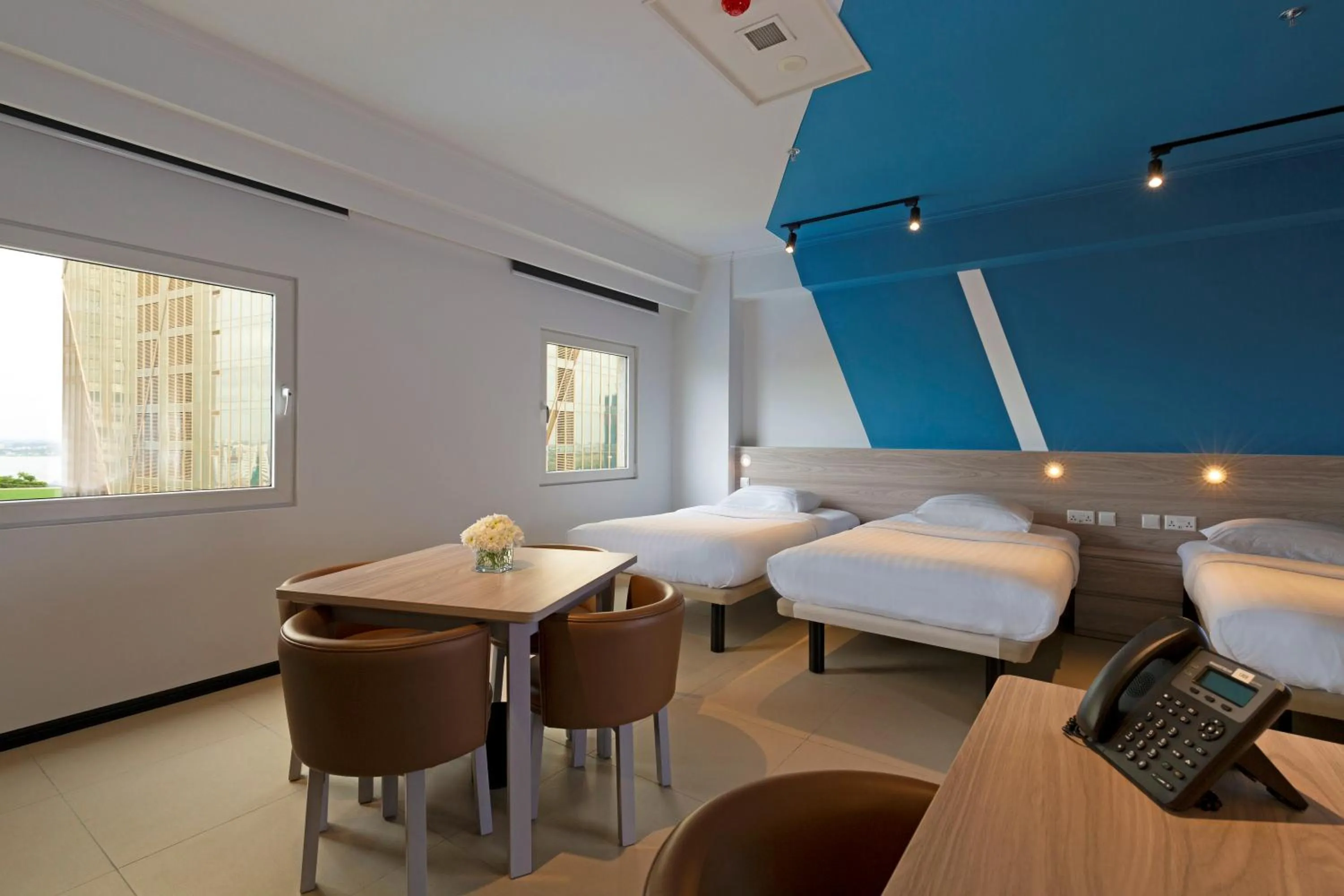 Seating area, Bed in ibis budget Phnom Penh Riverside