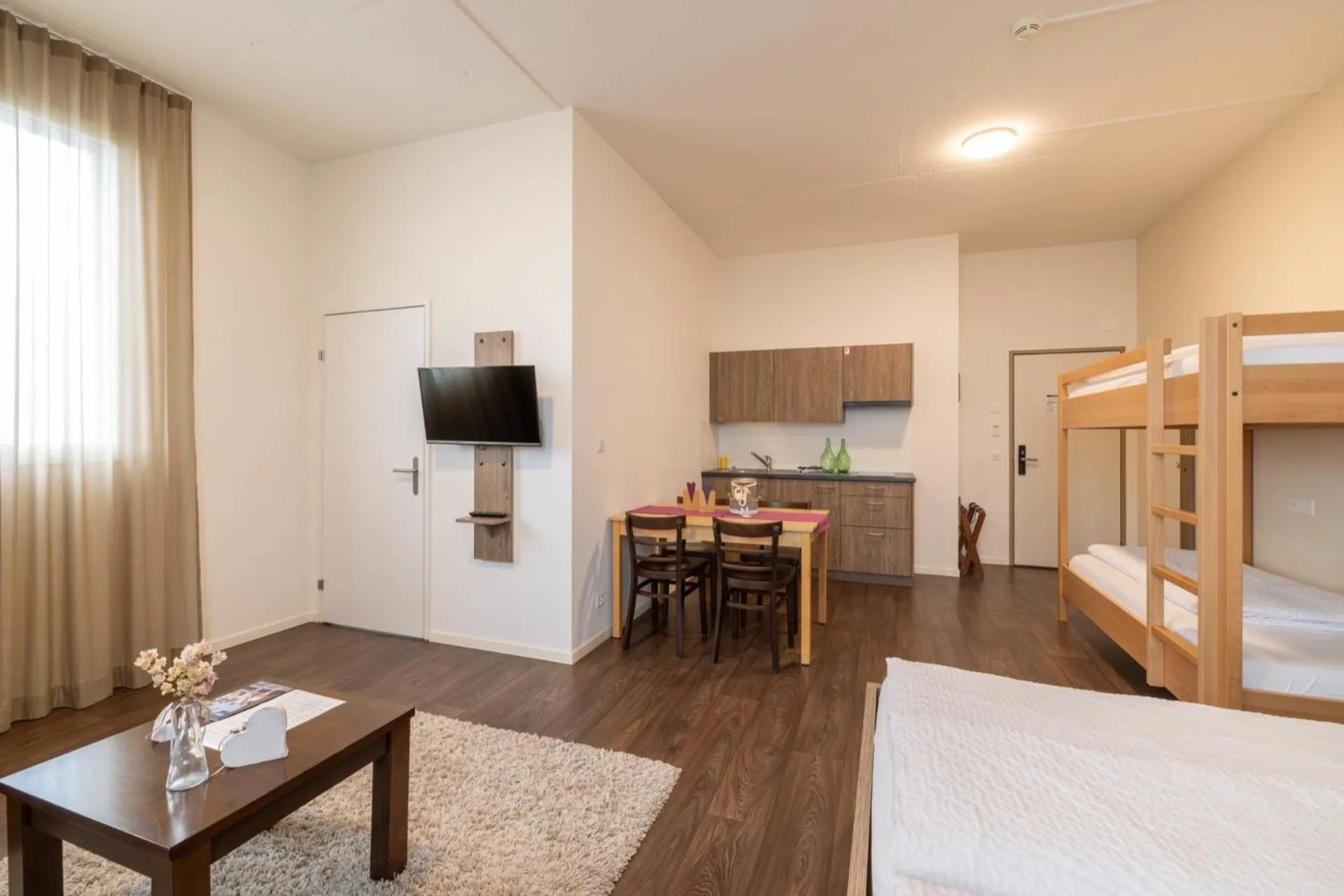 Kitchen or kitchenette, Bed in B&B Hotel Peter und Paul