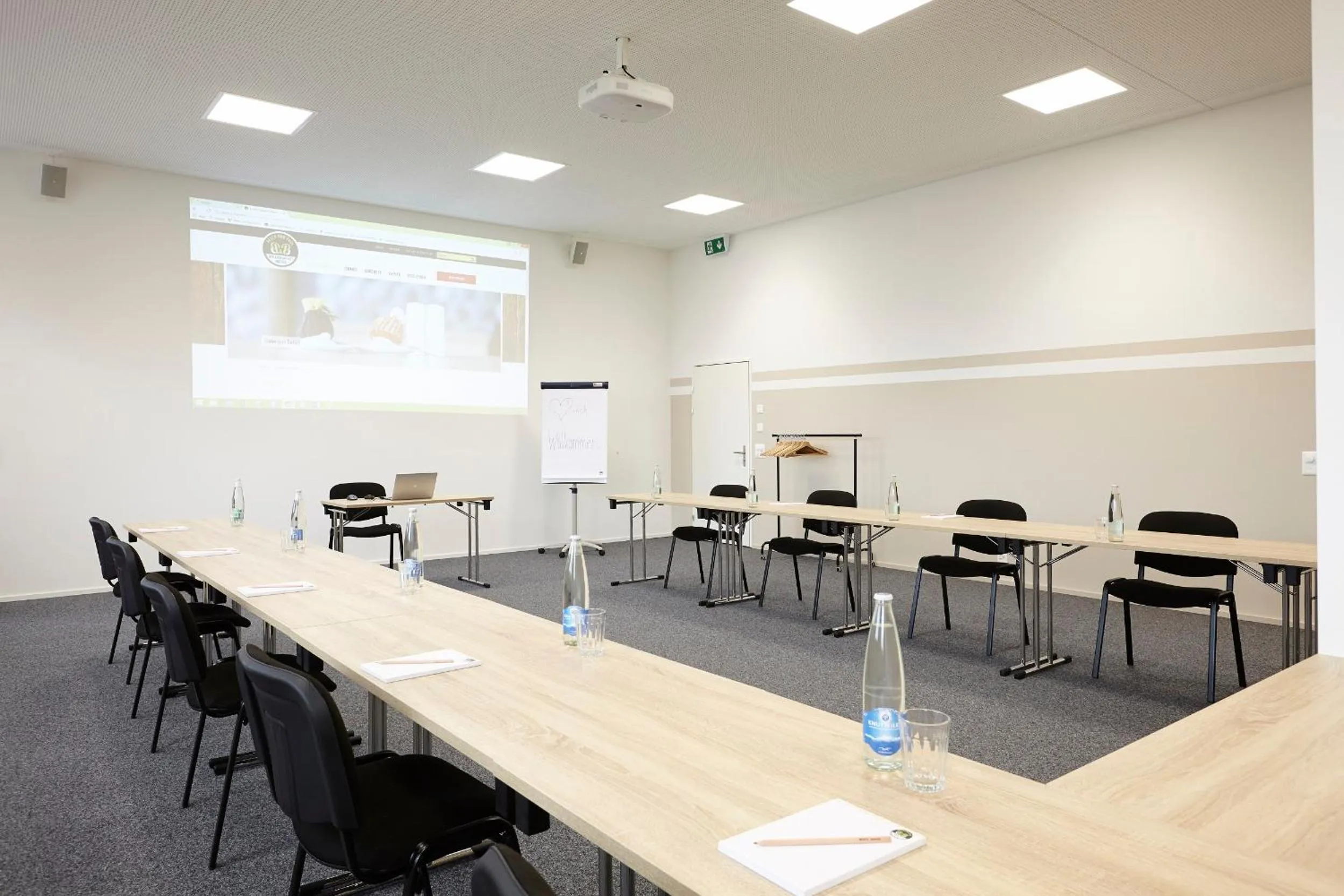 Meeting/conference room in B&B Hotel Peter und Paul