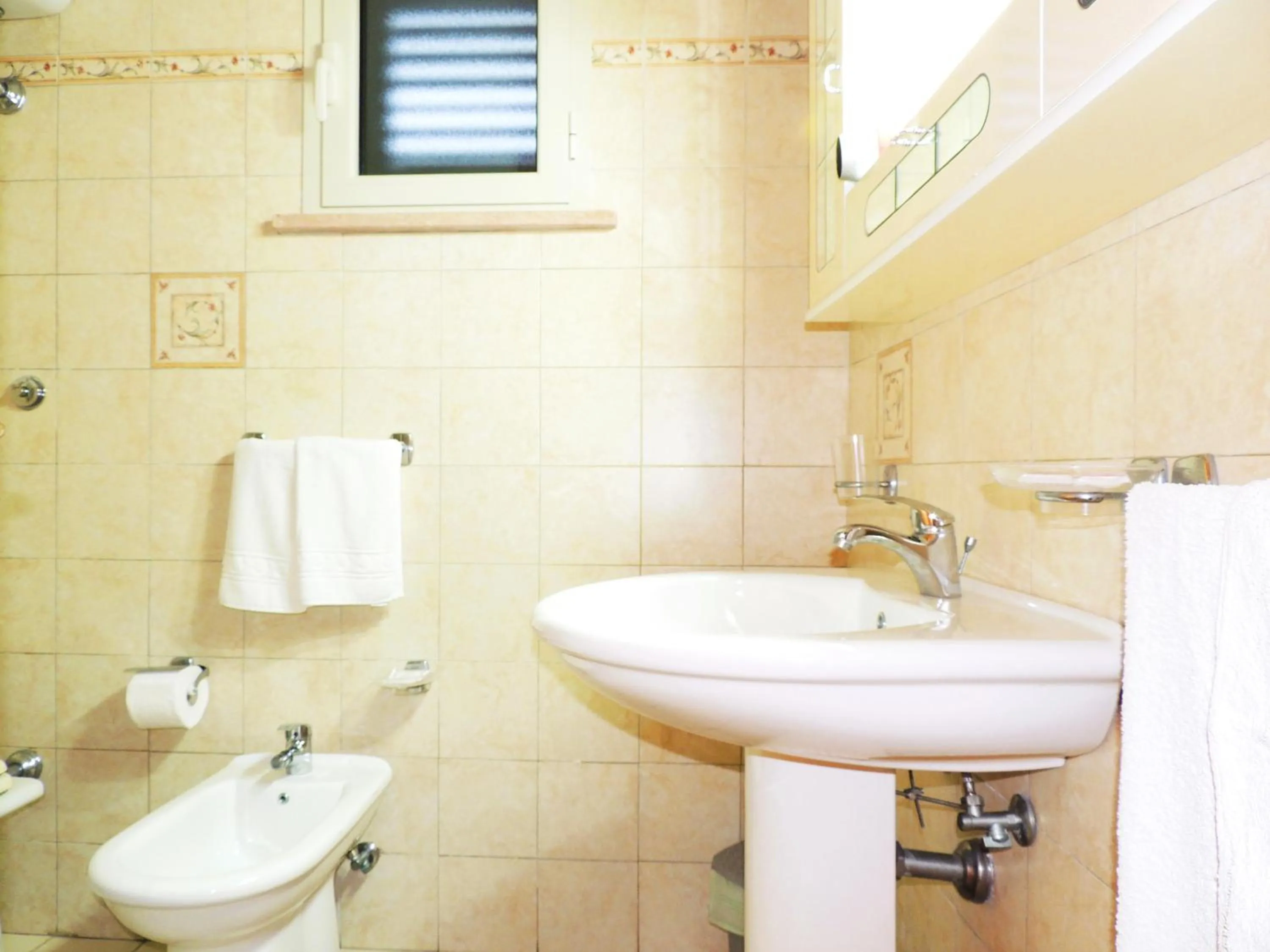 Bathroom in Hotel Porto Badisco