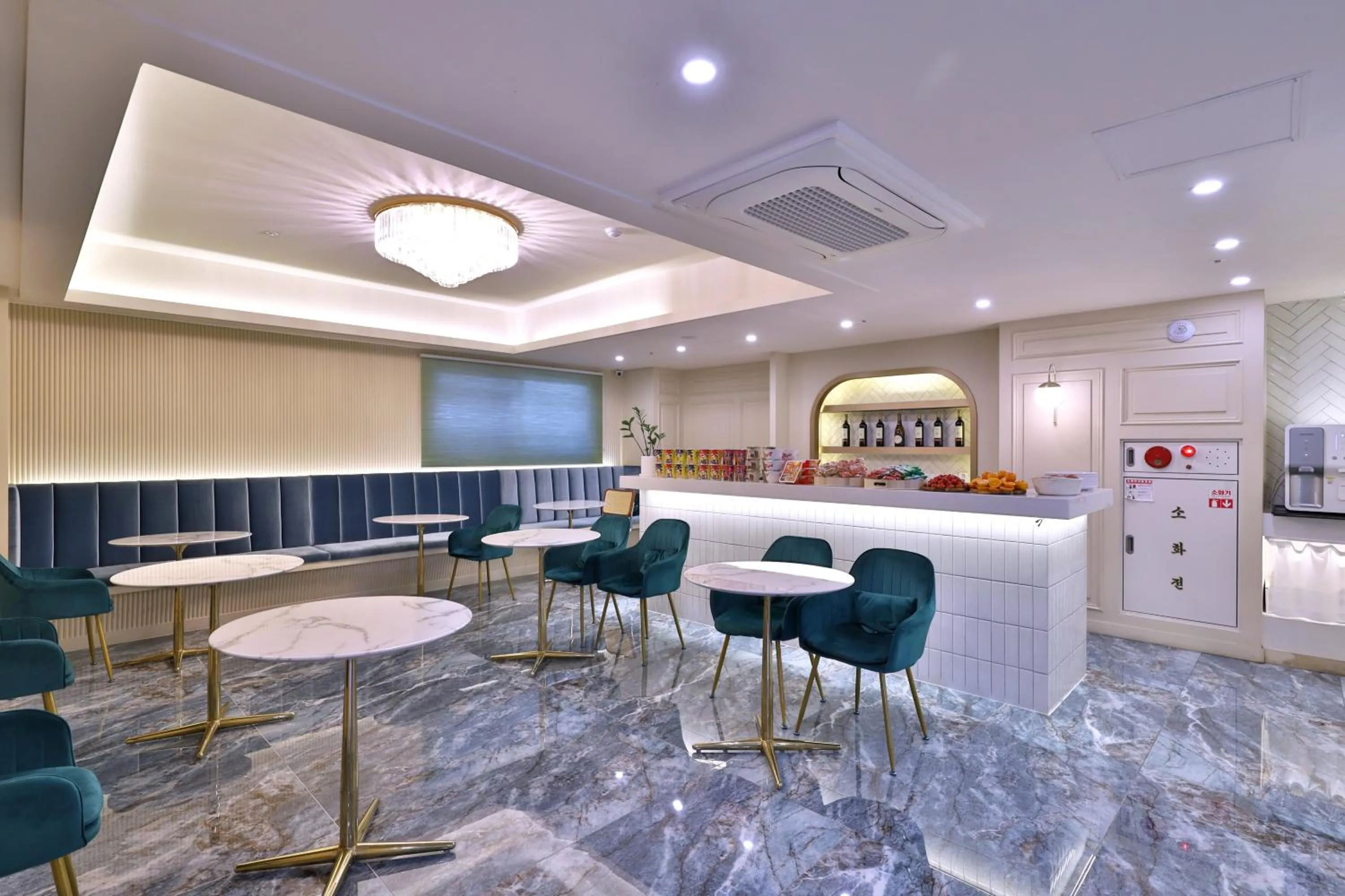 Lobby or reception in 2월 호텔 리버사이드 경산점