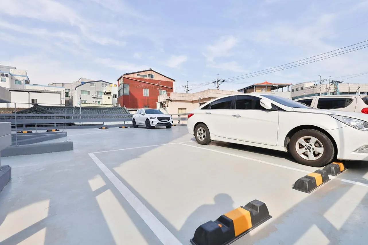 Parking in February, Riverside Hotel Gyeongsan