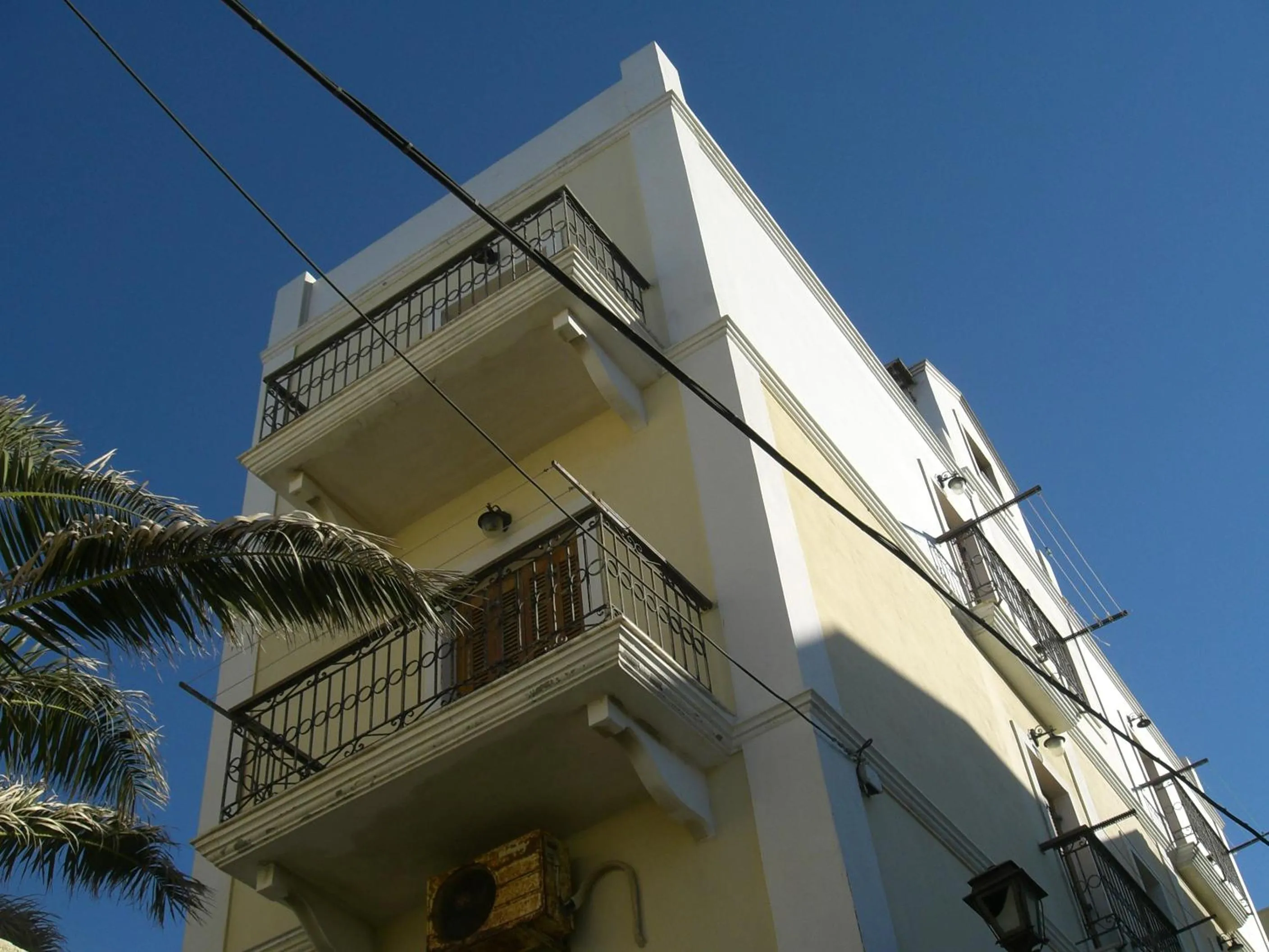 Property building in Vaporia