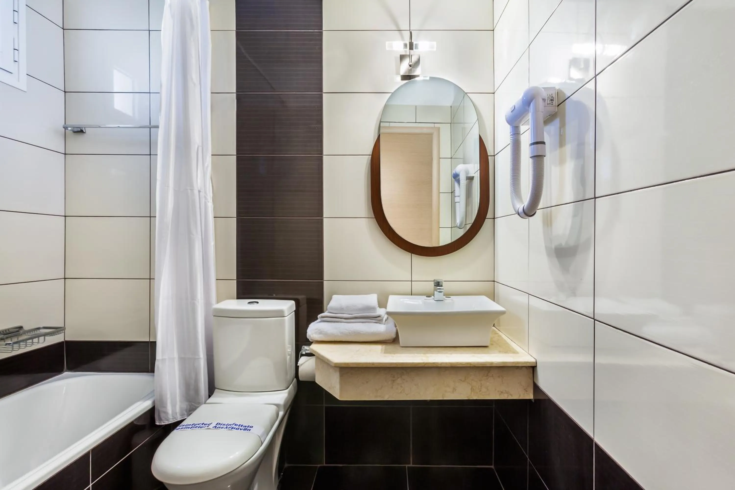 Bathroom in Iris Hotel