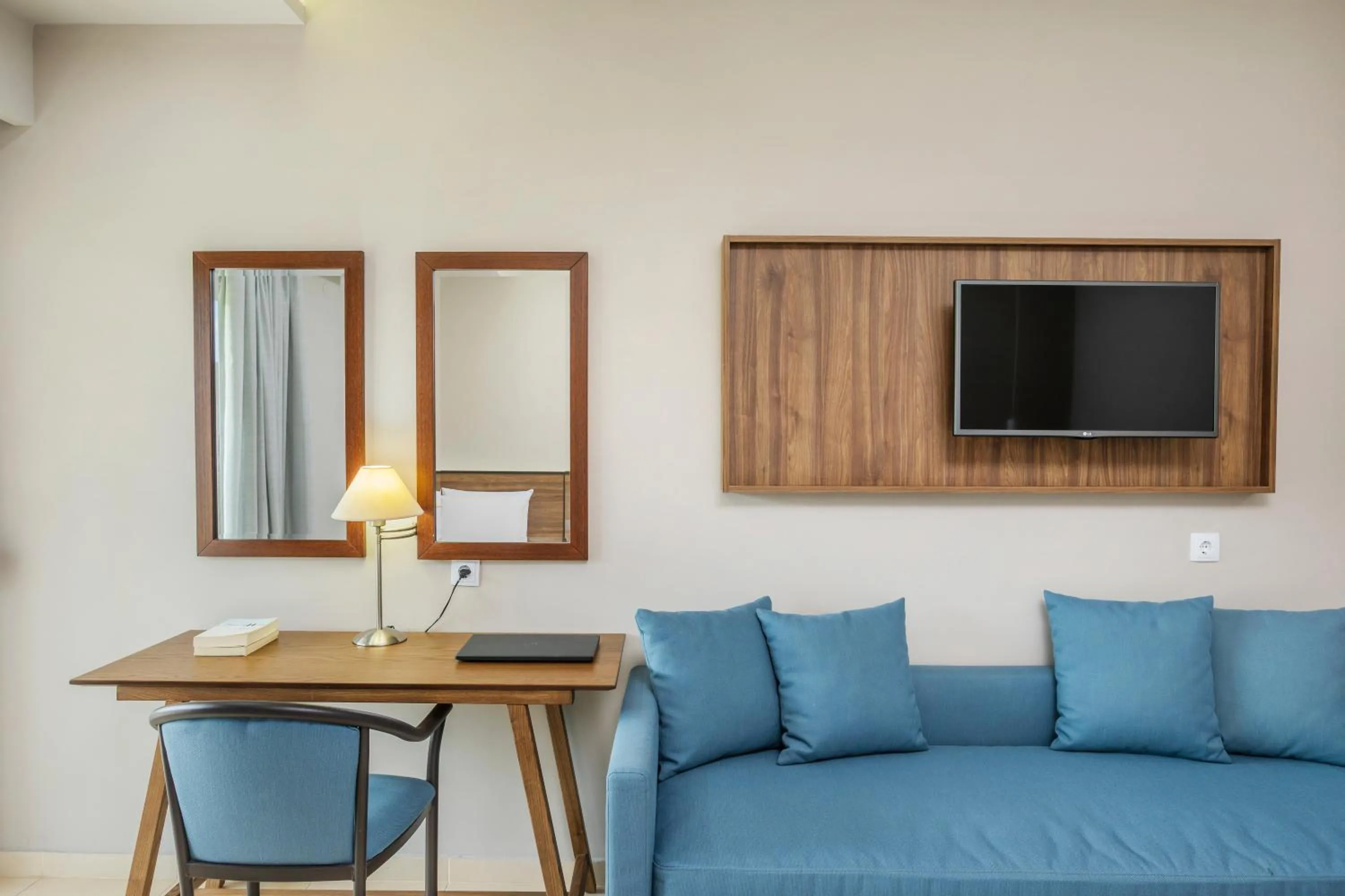 TV and multimedia in Iris Hotel